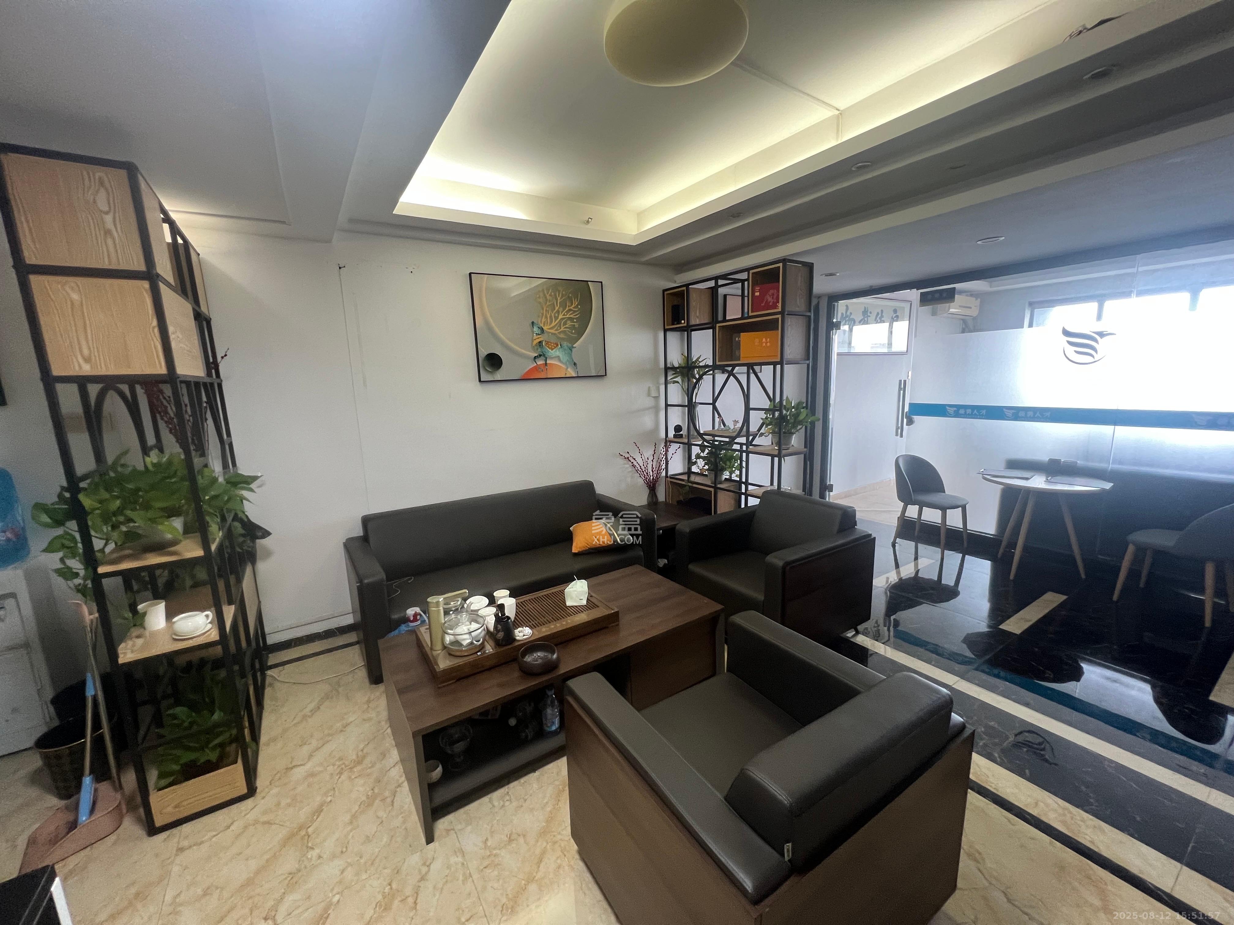 人瑞潇湘国际 1室1厅1卫 4200.0元/月 人瑞潇湘国际 1室1厅1卫 4200.0元/月室内图