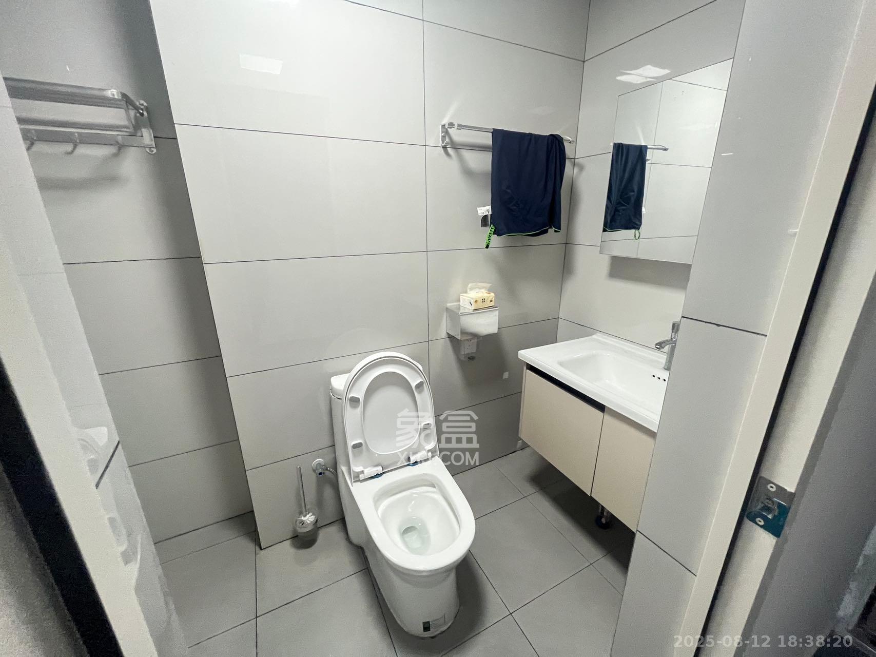 怡海星城 1室1厅1卫 1100.0元/月 怡海星城 1室1厅1卫 1100.0元/月室内图