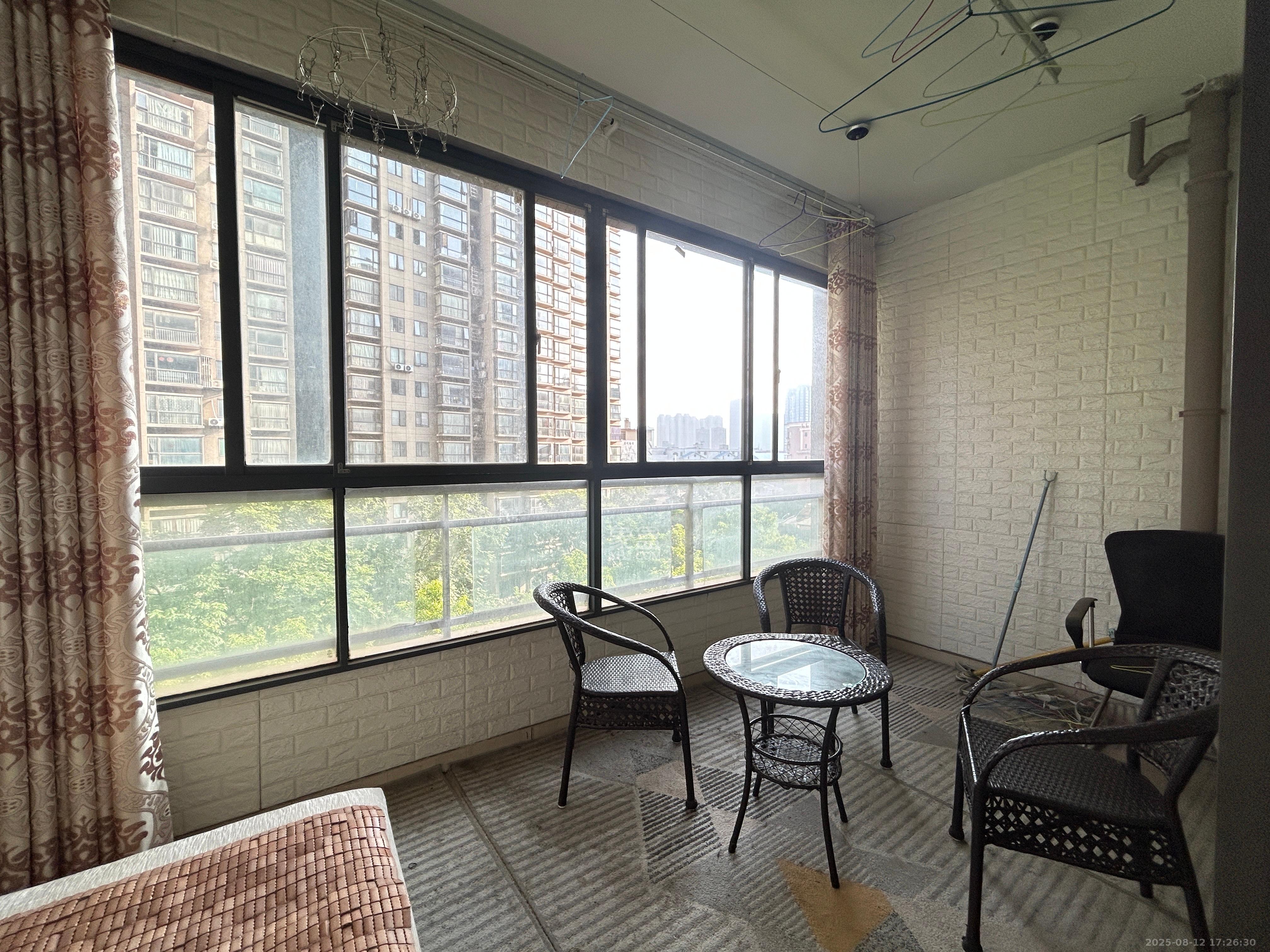 盛世美居荷园 3室2厅2卫 4100.0元/月 盛世美居荷园 3室2厅2卫 4100.0元/月室内图