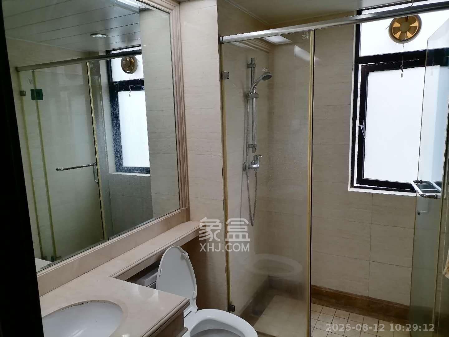 中海国际一期 4室2厅2卫 2000.0元/月 中海国际一期 4室2厅2卫 2000.0元/月室内图