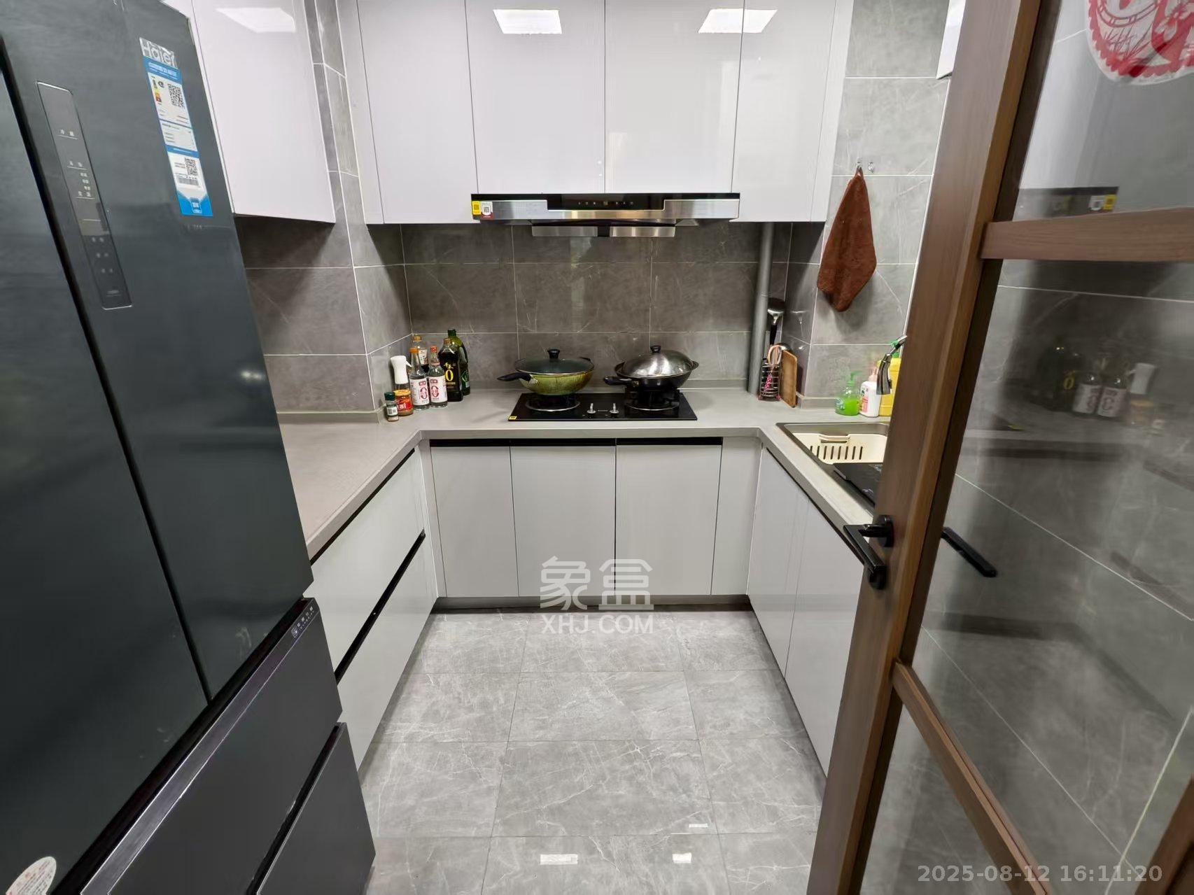 卓越中寰  4室2厅2卫    4500.0元/月室内图