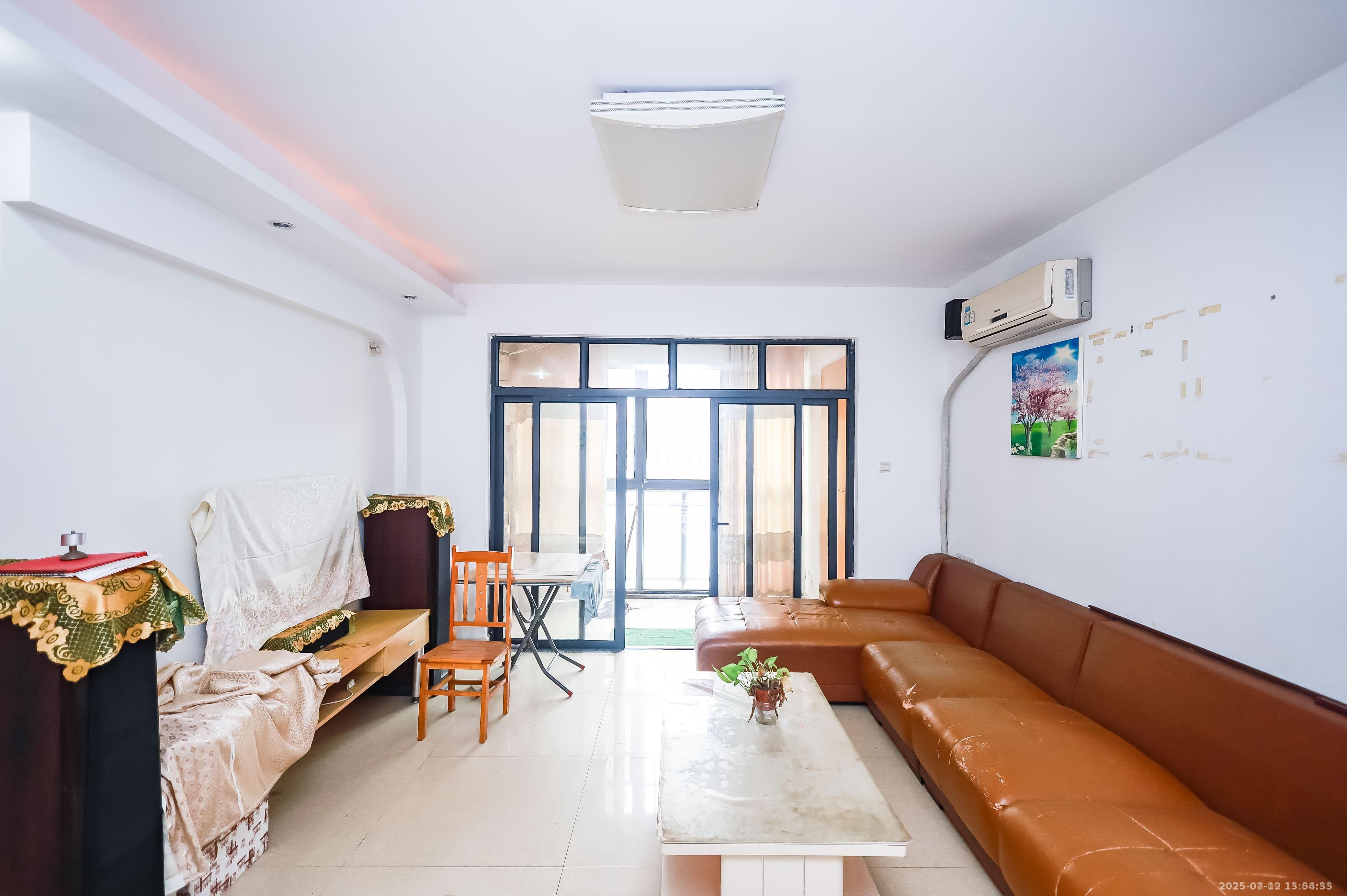 金科东方大院三四期 3室2厅2卫 2500.0元/月 金科东方大院三四期 3室2厅2卫 2500.0元/月室内图