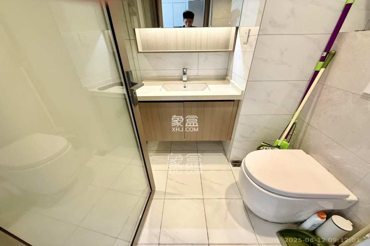 藏珑湖上公馆 1室1厅2卫 2800.0元/月 藏珑湖上公馆 1室1厅2卫 2800.0元/月室内图