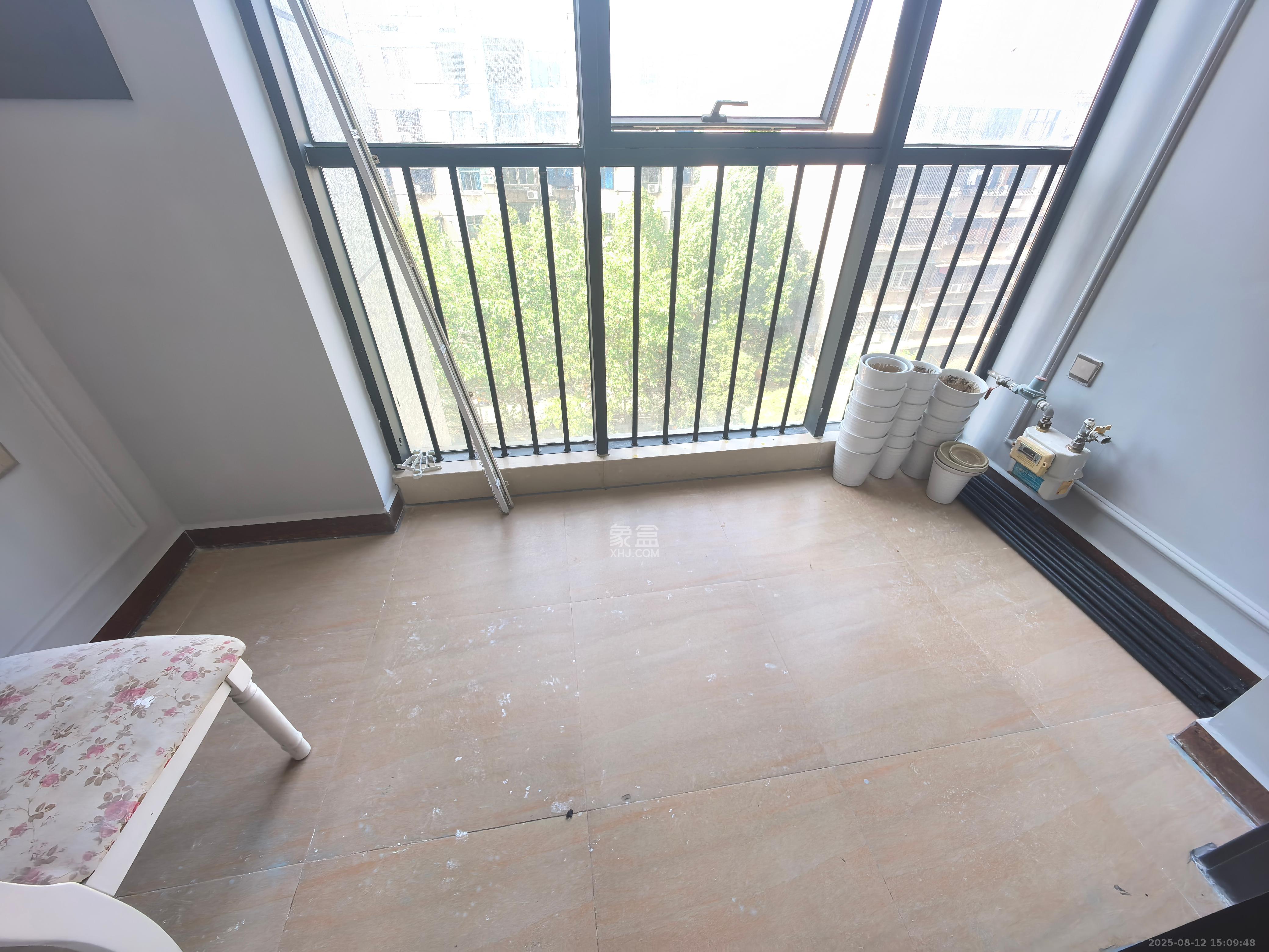 东塘瑞府  1室1厅1卫   1400.00元/月室内图