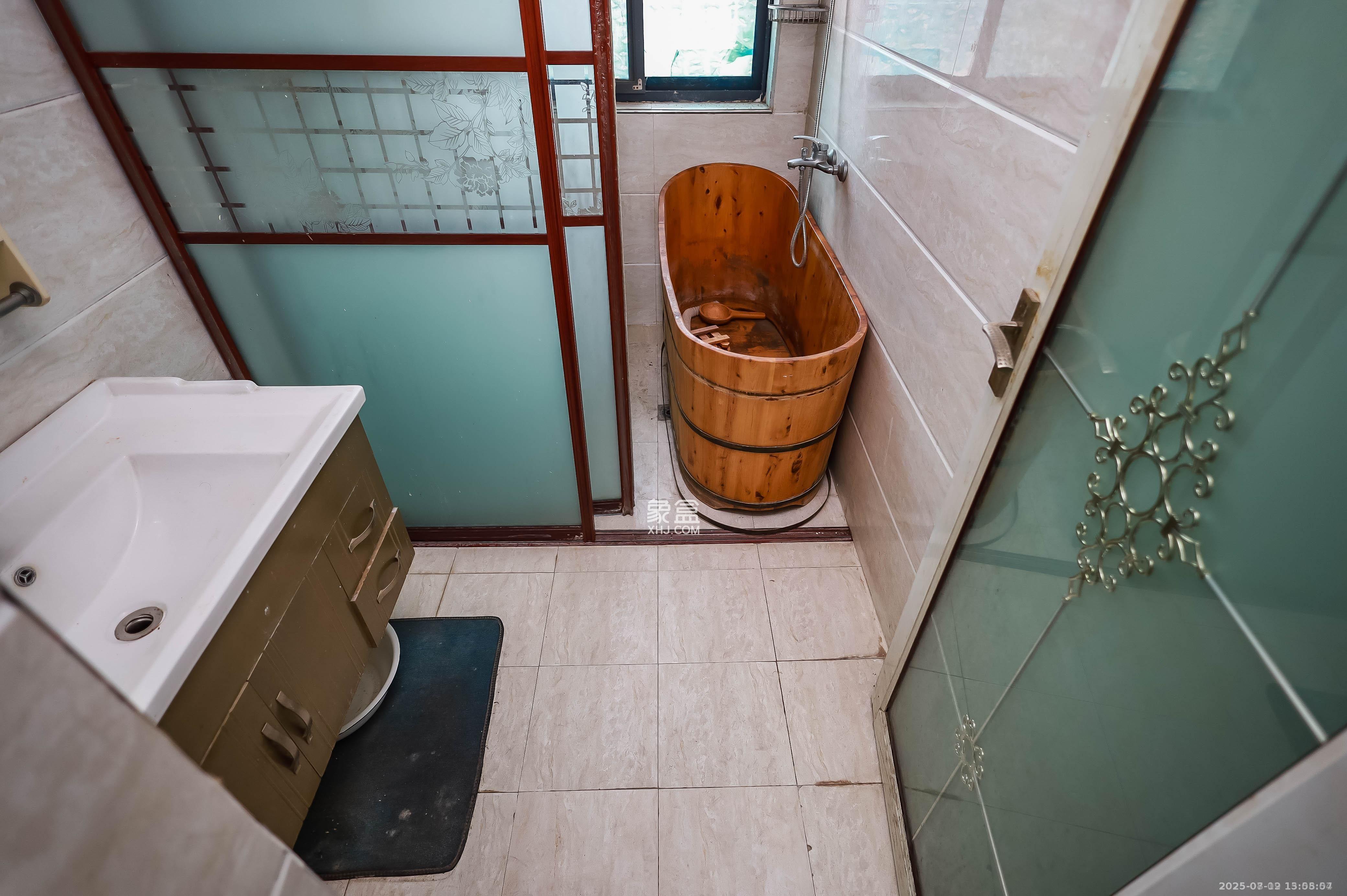 金科东方大院三四期 3室2厅2卫 2500.0元/月 金科东方大院三四期 3室2厅2卫 2500.0元/月室内图