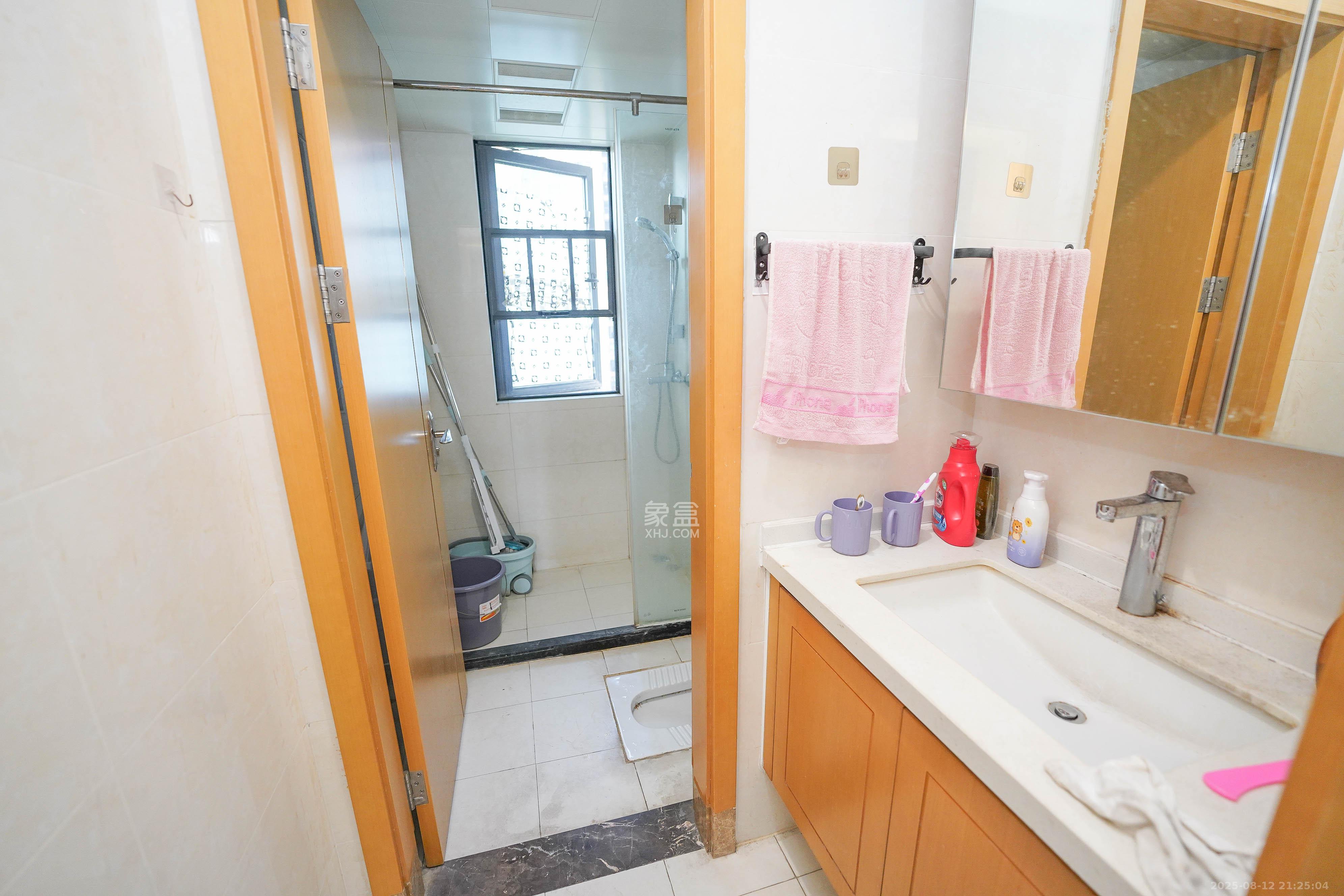 中建璟和城  3室2厅2卫   110.00万卫生间