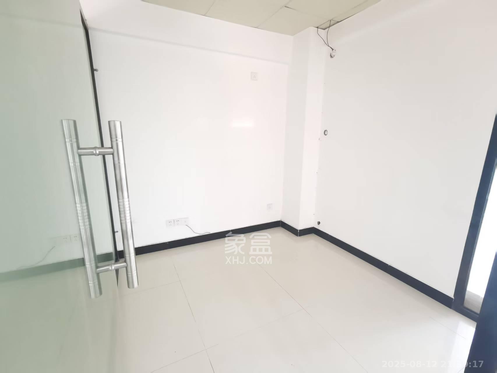 奥克斯广场 5室1厅1卫 4500.0元/月 奥克斯广场 5室1厅1卫 4500.0元/月室内图