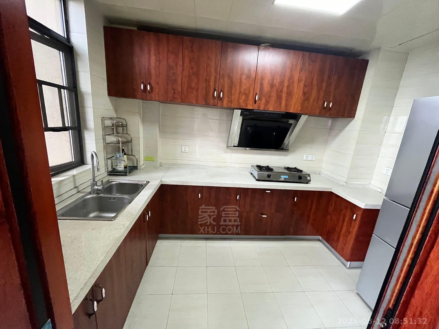 经世龙城 3室1厅2卫 1800.0元/月 经世龙城 3室1厅2卫 1800.0元/月室内图