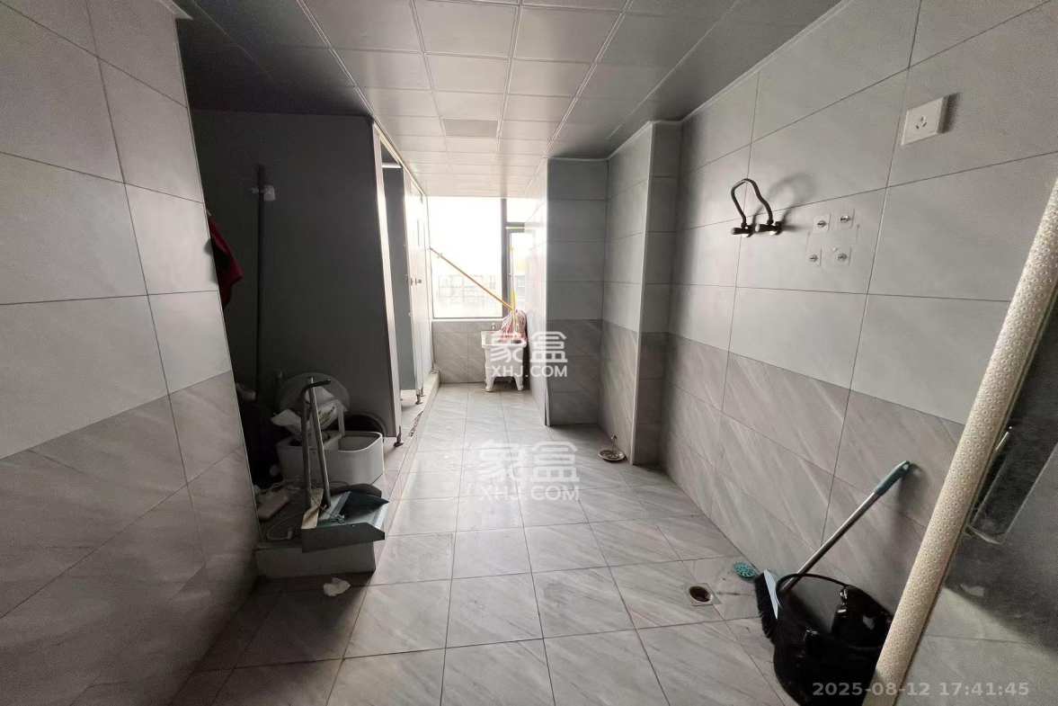 锦湘国际星城三期(锦绣苑) 3室3厅1卫 8000.0元/月 锦湘国际星城三期(锦绣苑) 3室3厅1卫 8000.0元/月室内图