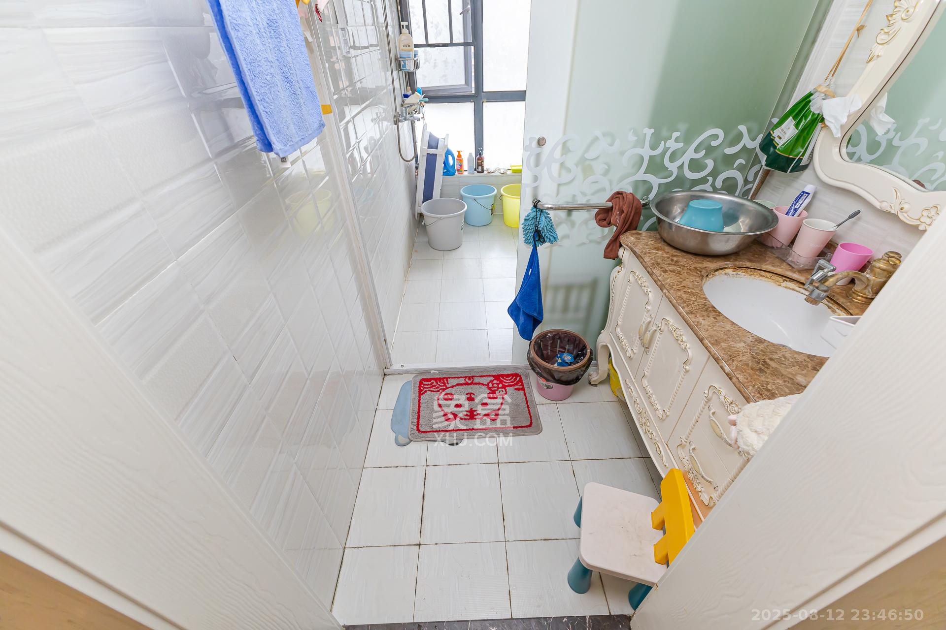 勤诚达新界  4室2厅2卫    100.0万卫生间