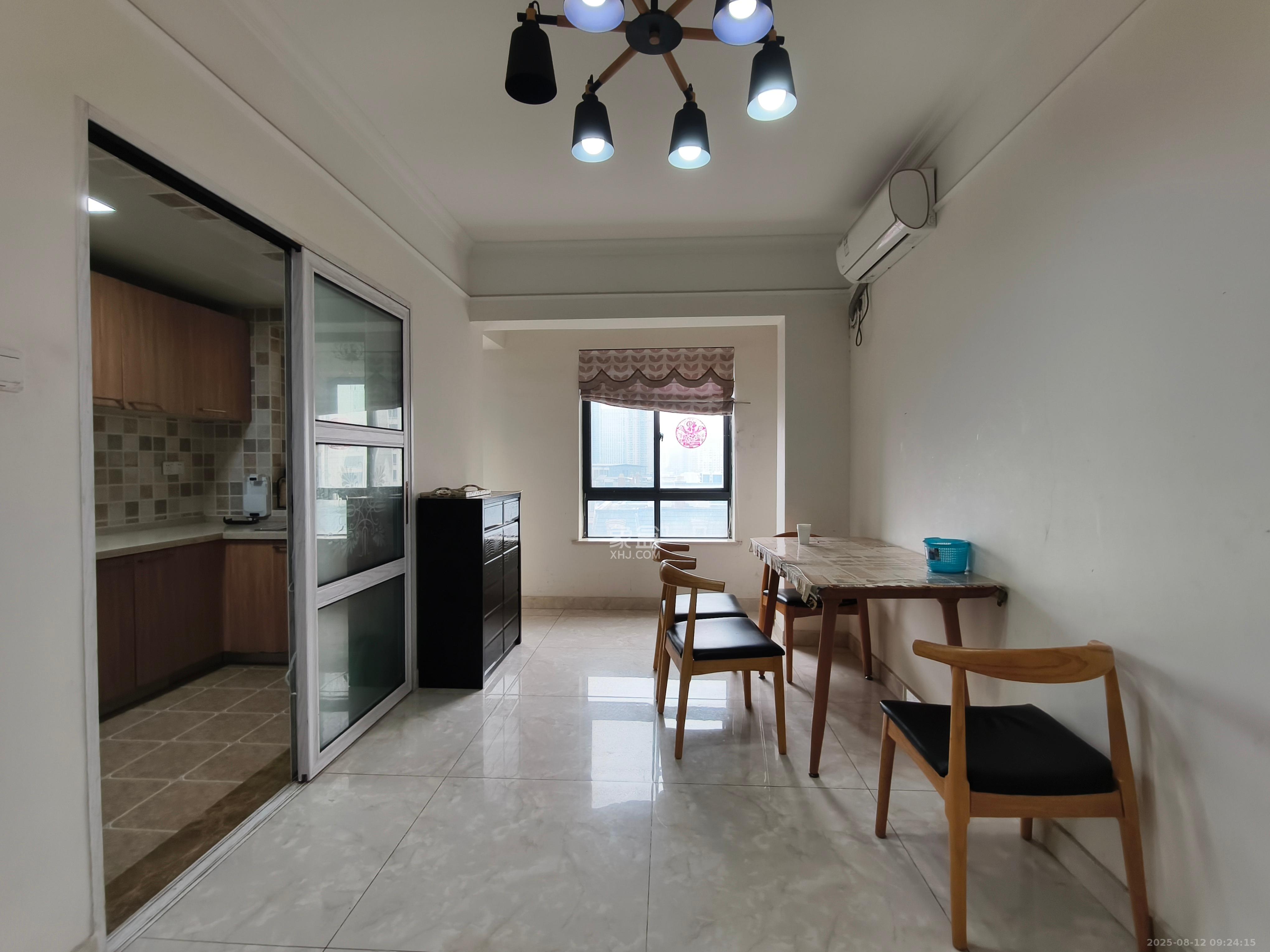 中海梅溪湖壹号  3室2厅2卫    3300.0元/月 中海梅溪湖壹号  3室2厅2卫    3300.0元/月室内图