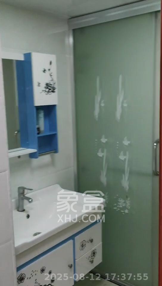 和康园小区  3室2厅0卫   2100.00元/月室内图