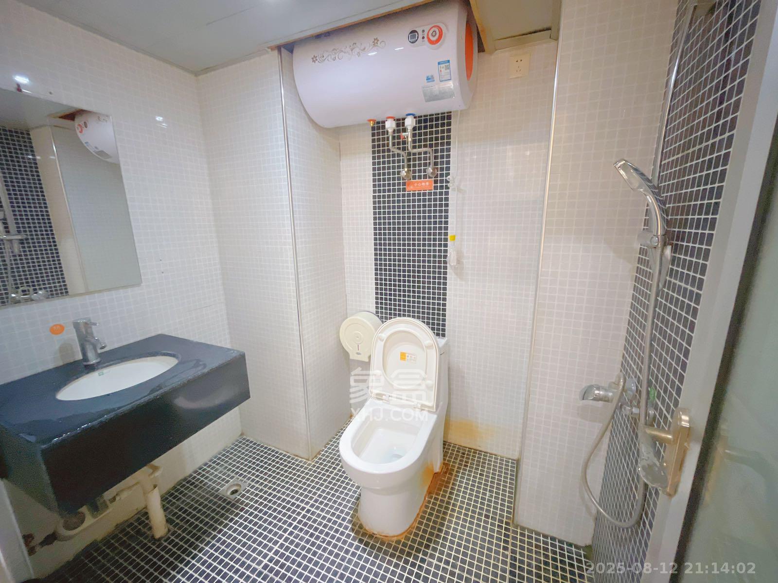 凯通国际城(凯通朝庭) 1室1厅1卫 2200.0元/月 凯通国际城(凯通朝庭) 1室1厅1卫 2200.0元/月室内图