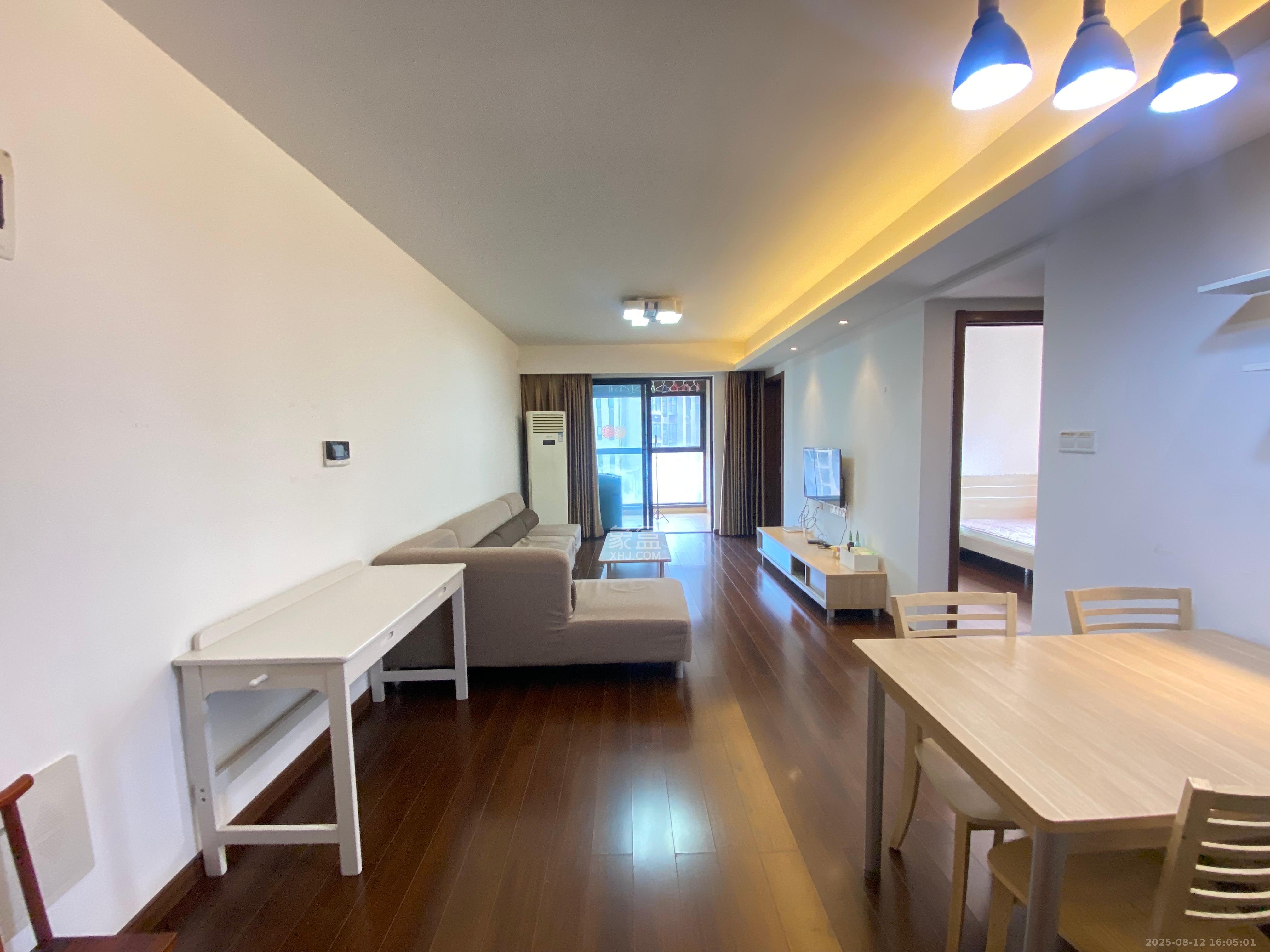 万科里梅溪郡  3室2厅2卫   3400.00元/月