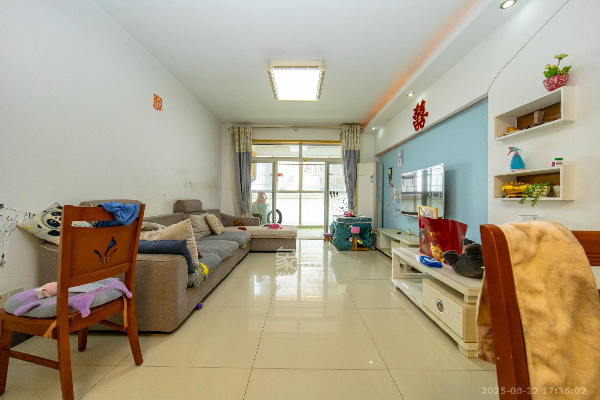 紫晶城 3室2厅1卫 52.0万 紫晶城 3室2厅1卫 52.0万客厅