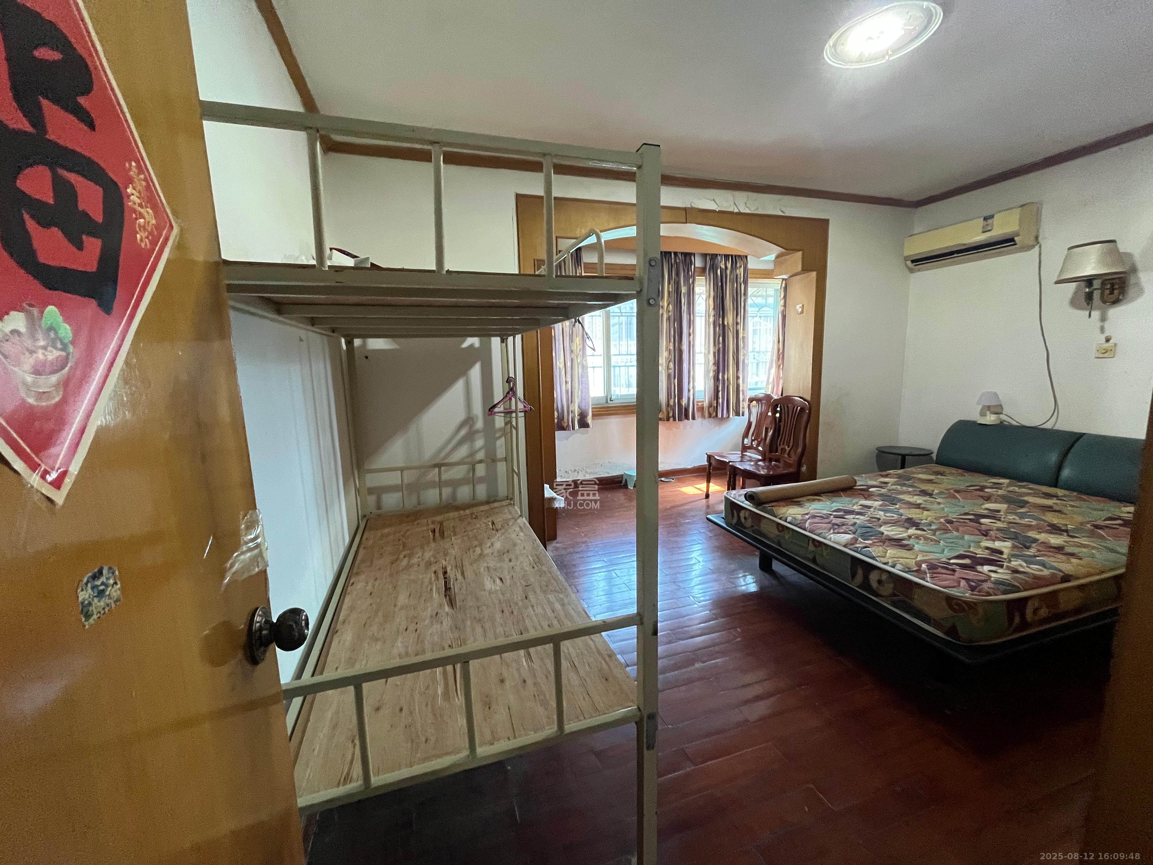 海利宿舍  3室1厅1卫    2000.0元/月室内图