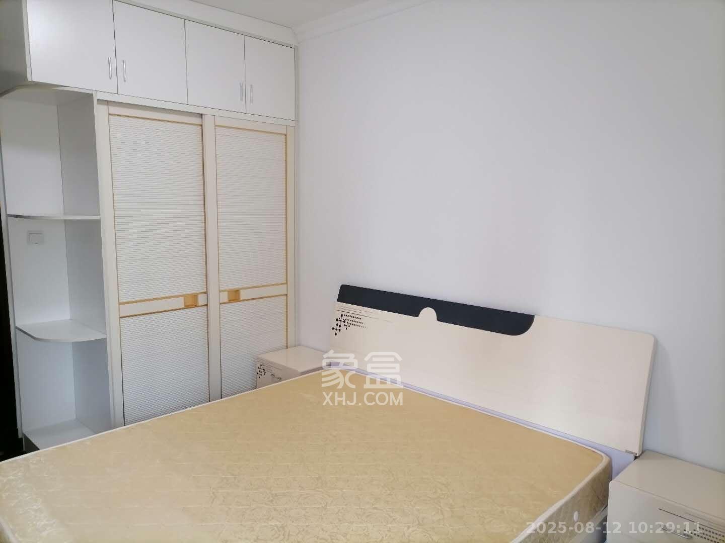 中海国际一期 4室2厅2卫 2000.0元/月 中海国际一期 4室2厅2卫 2000.0元/月室内图