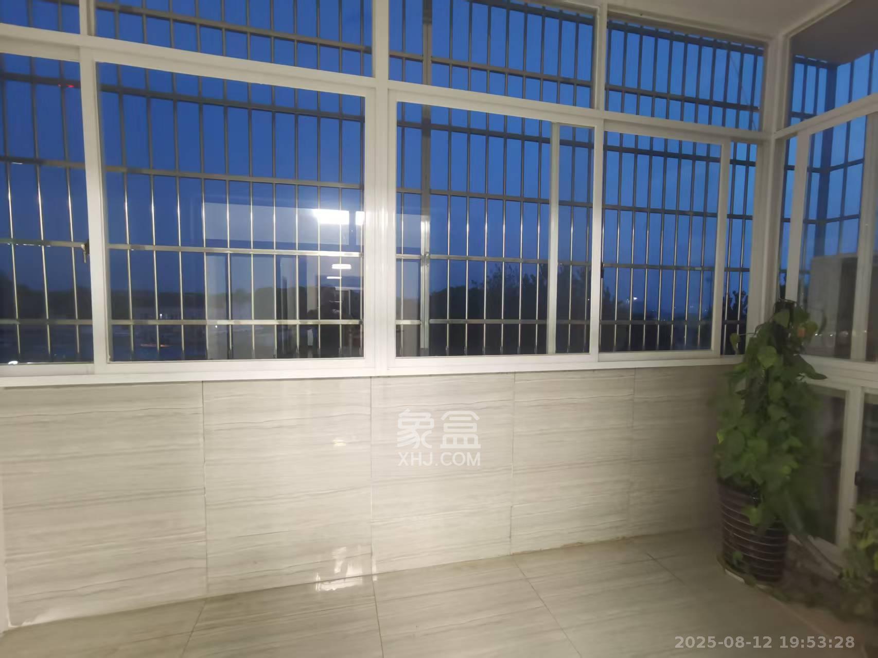 九峰小区(一二三四区) 7室2厅2卫 3000.0元/月 九峰小区(一二三四区) 7室2厅2卫 3000.0元/月室内图