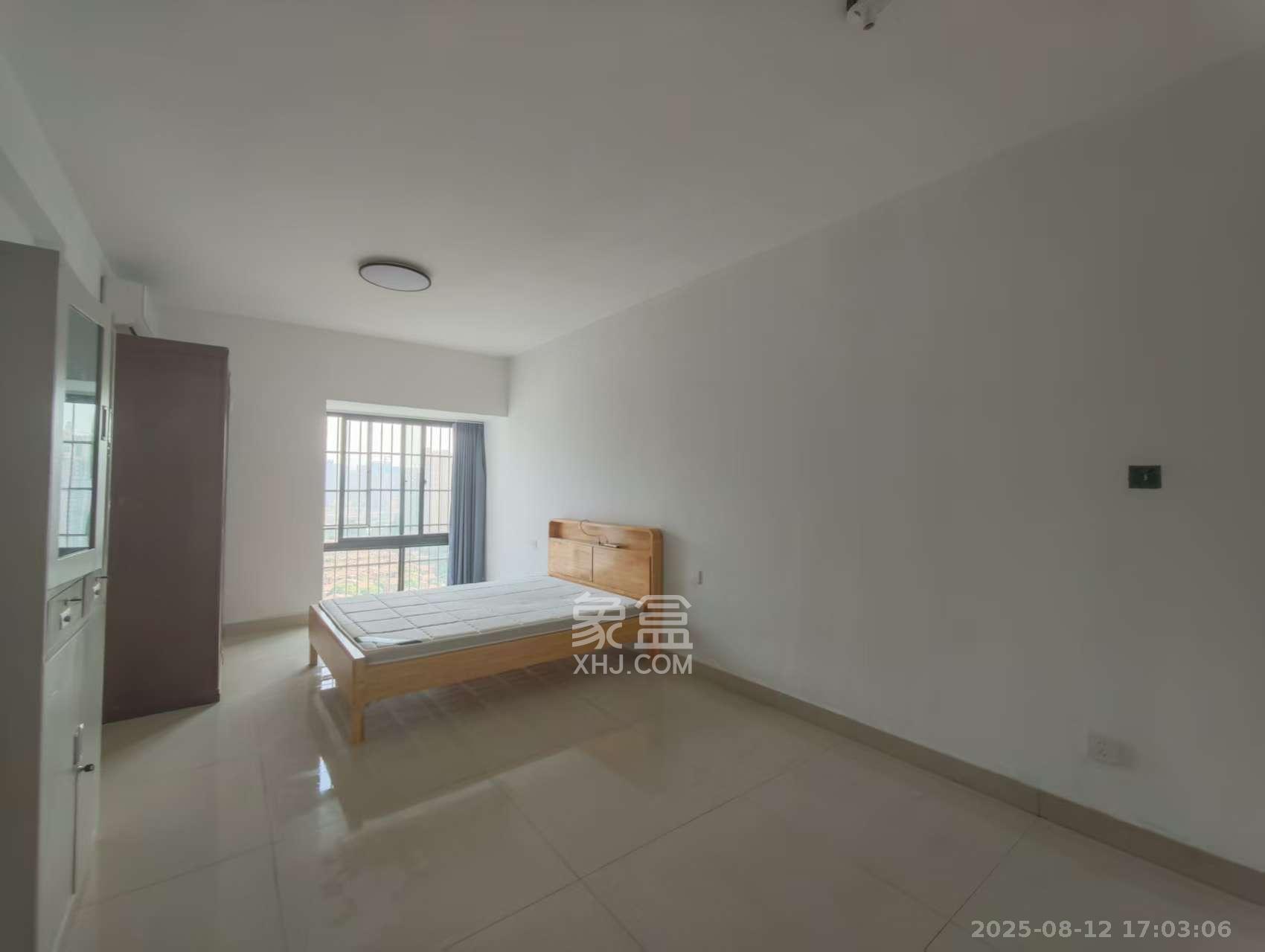 嘉宇盛世华章  4室2厅2卫    4500.0元/月 嘉宇盛世华章  4室2厅2卫    4500.0元/月室内图