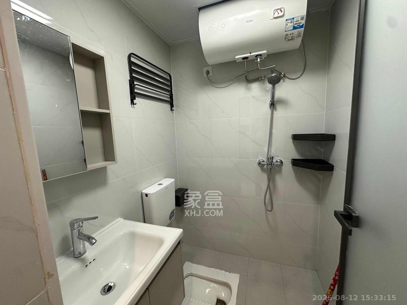 鄱阳汇金中心 1室1厅1卫 1500.0元/月 鄱阳汇金中心 1室1厅1卫 1500.0元/月室内图