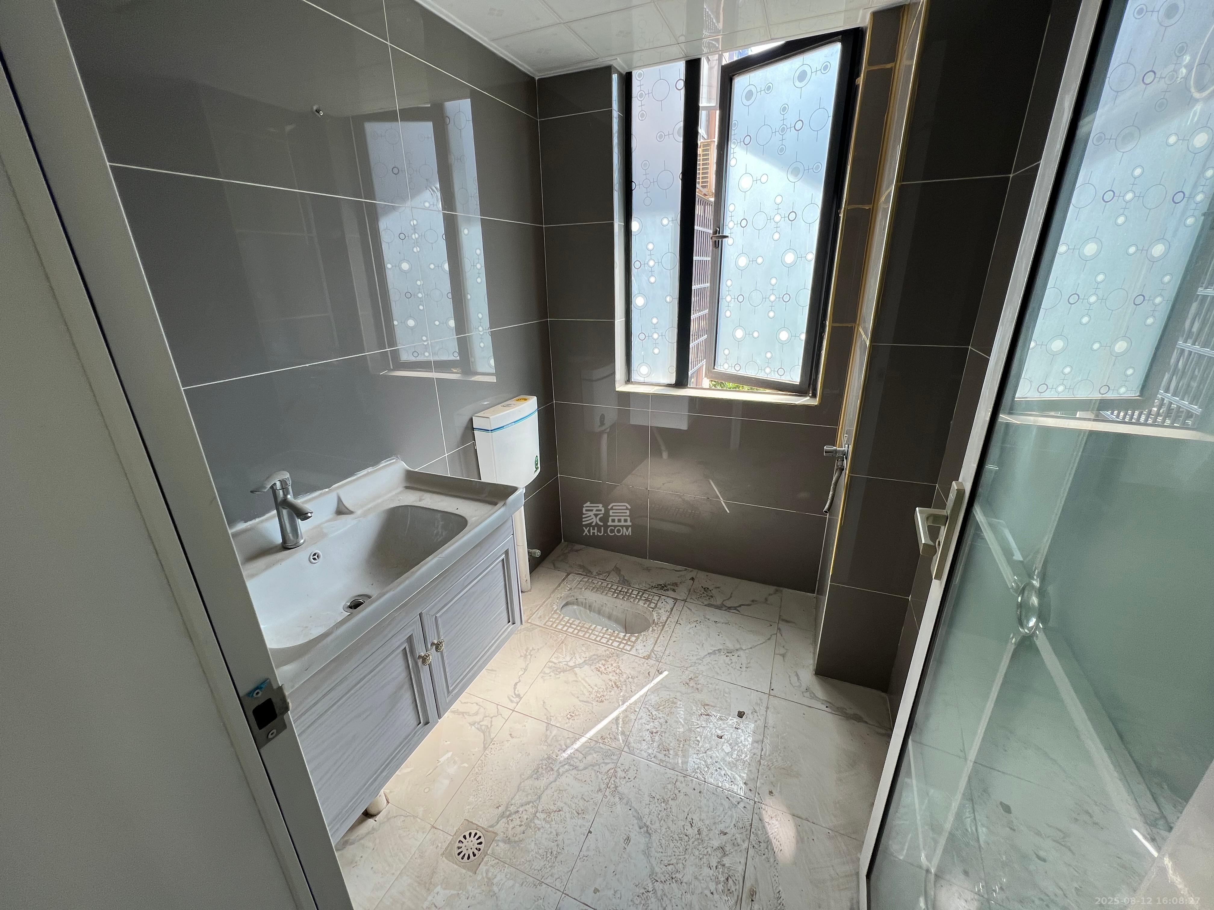 邦盛水岸御园 3室2厅1卫 2200.0元/月 邦盛水岸御园 3室2厅1卫 2200.0元/月室内图