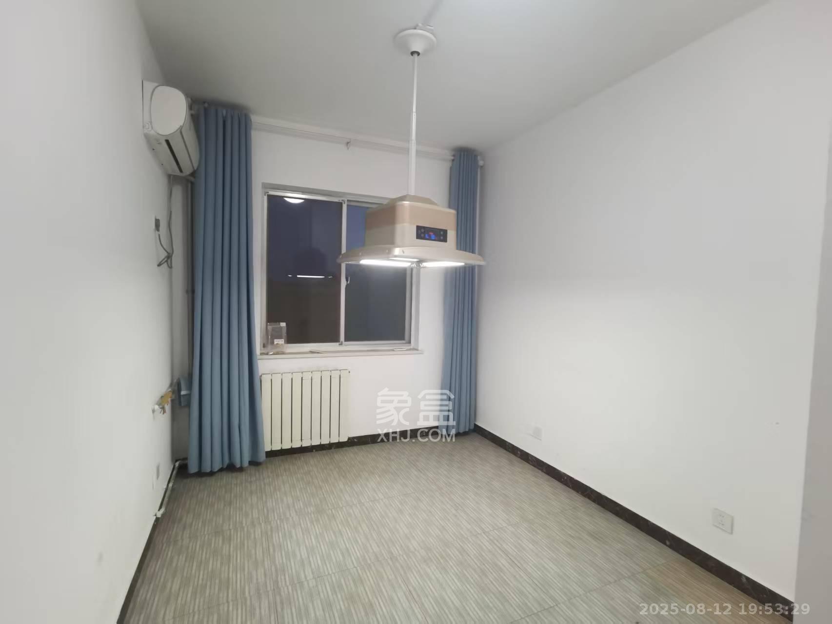 九峰小区(一二三四区) 7室2厅2卫 3000.0元/月 九峰小区(一二三四区) 7室2厅2卫 3000.0元/月室内图