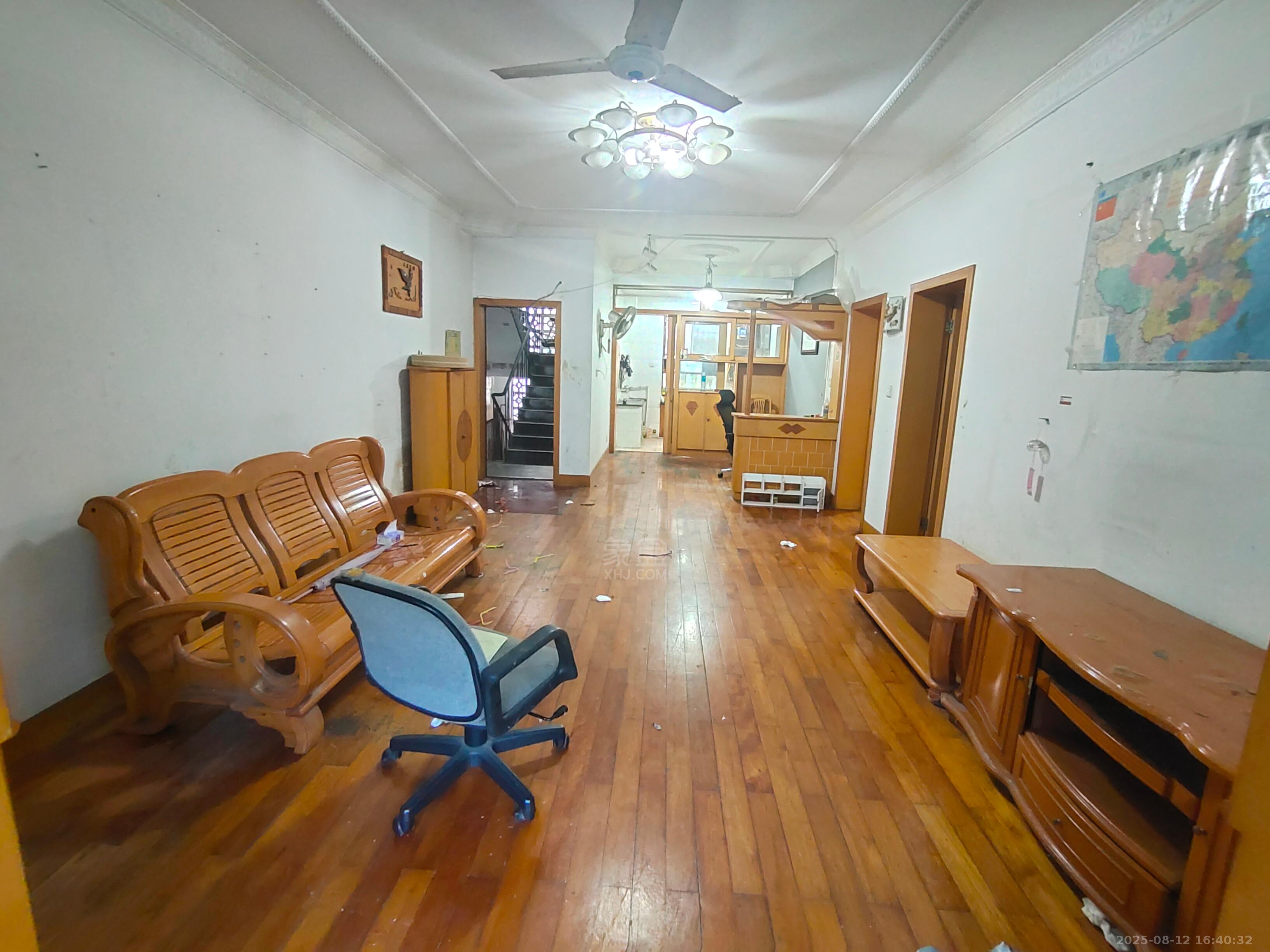 学堂冲一村 2室2厅1卫 1200.0元/月 学堂冲一村 2室2厅1卫 1200.0元/月室内图