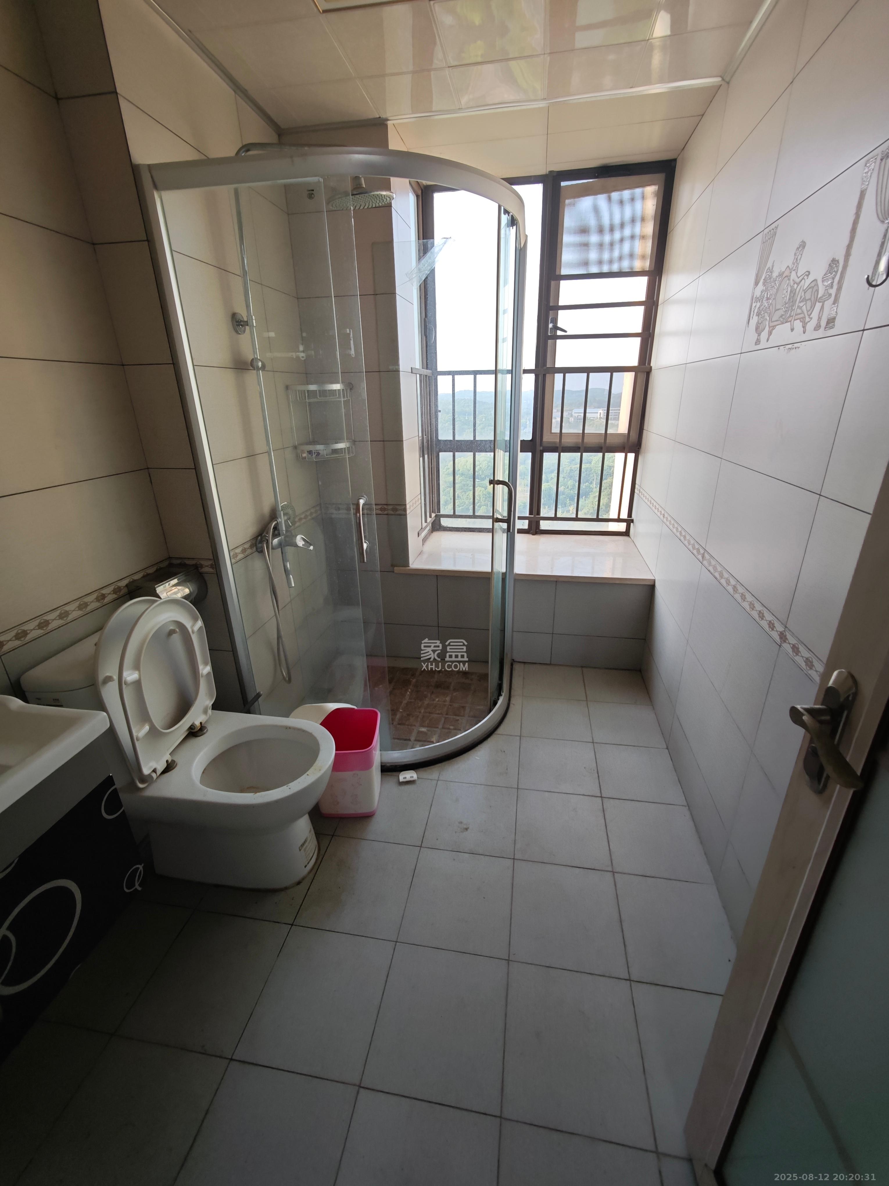 佳兆业水岸新都  3室2厅2卫    1900.0元/月