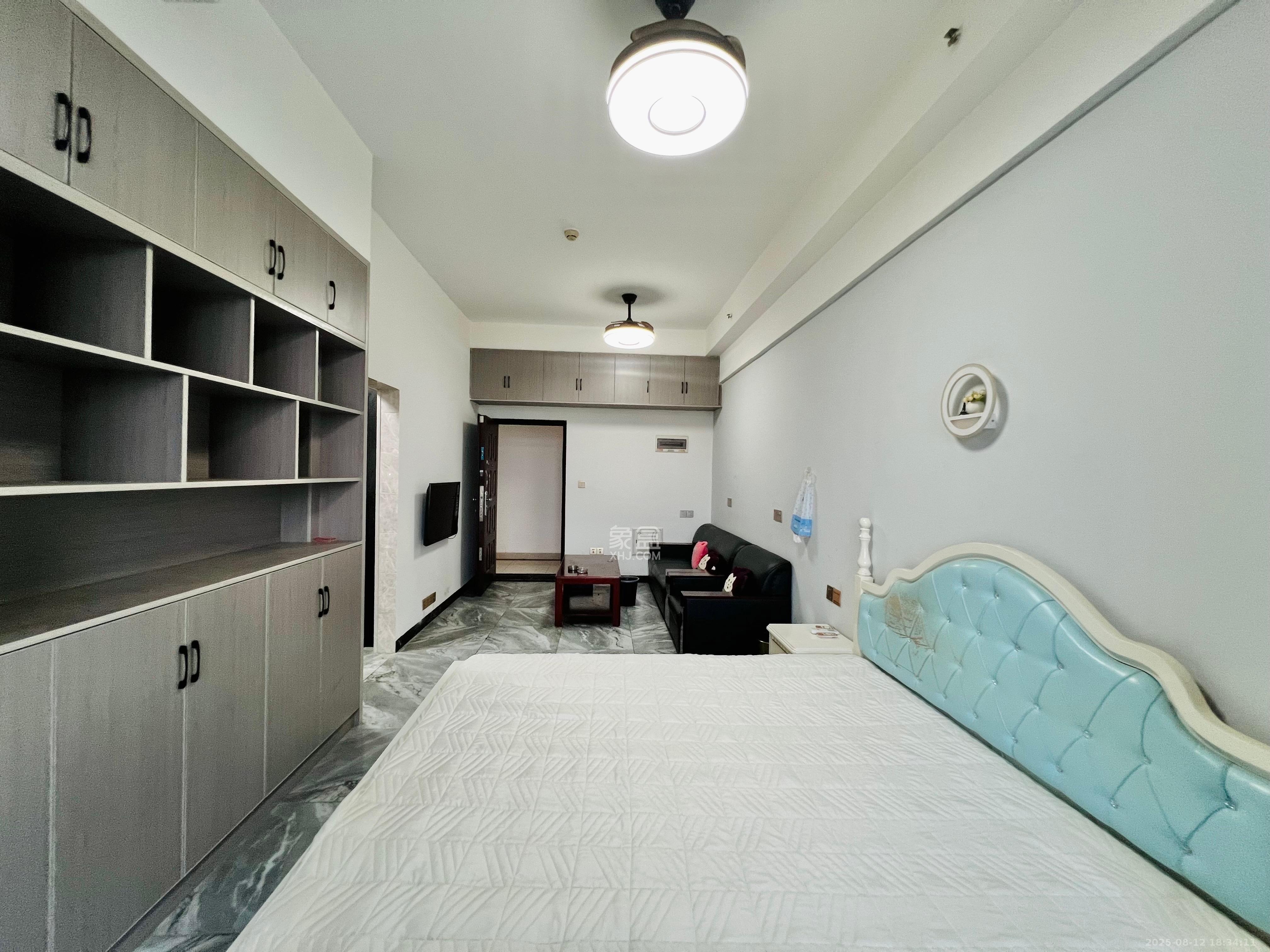 辉宏橄榄城  1室0厅0卫    1600.0元/月室内图