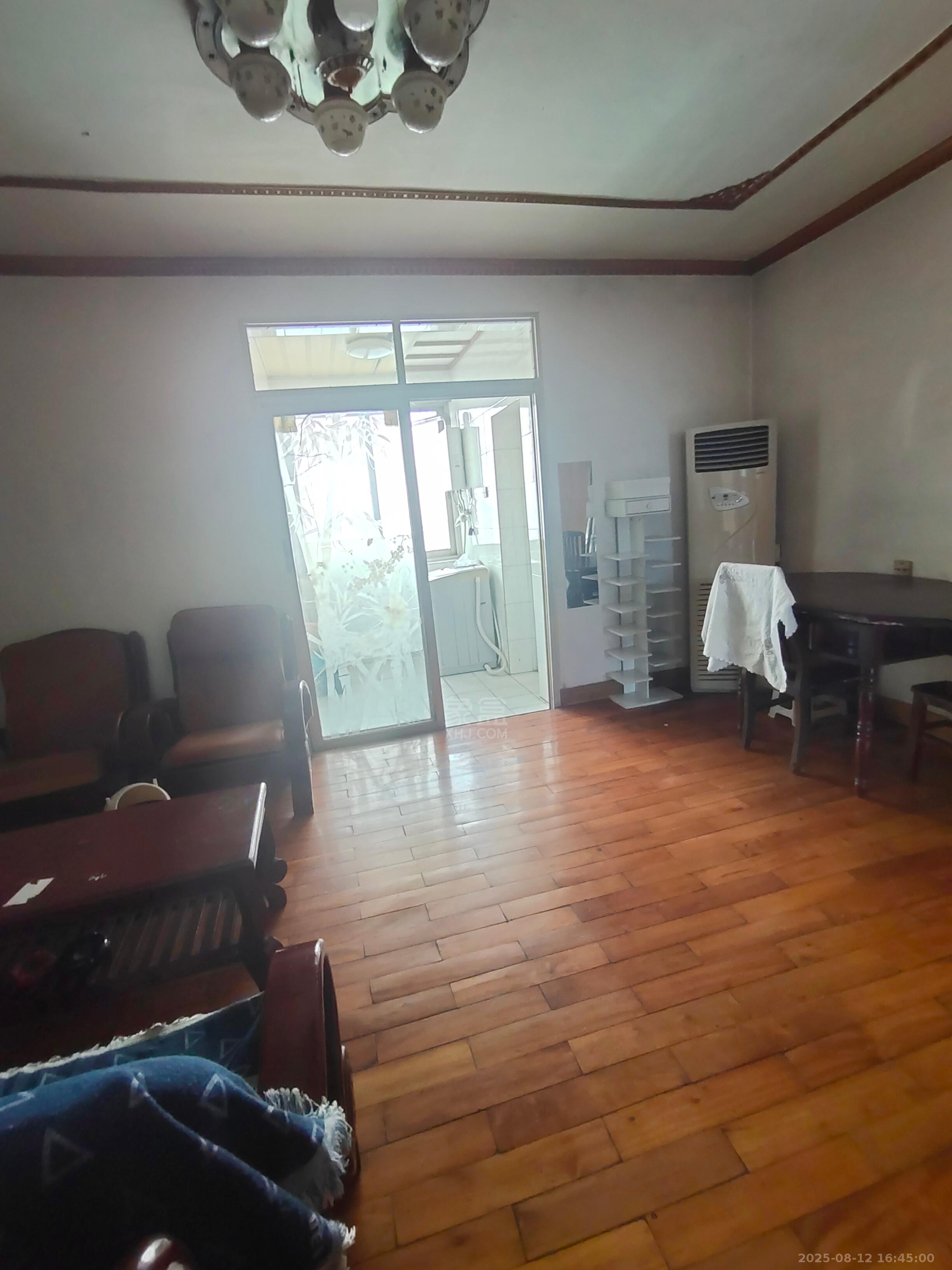 人民中路 2室2厅1卫 700.0元/月 人民中路 2室2厅1卫 700.0元/月室内图