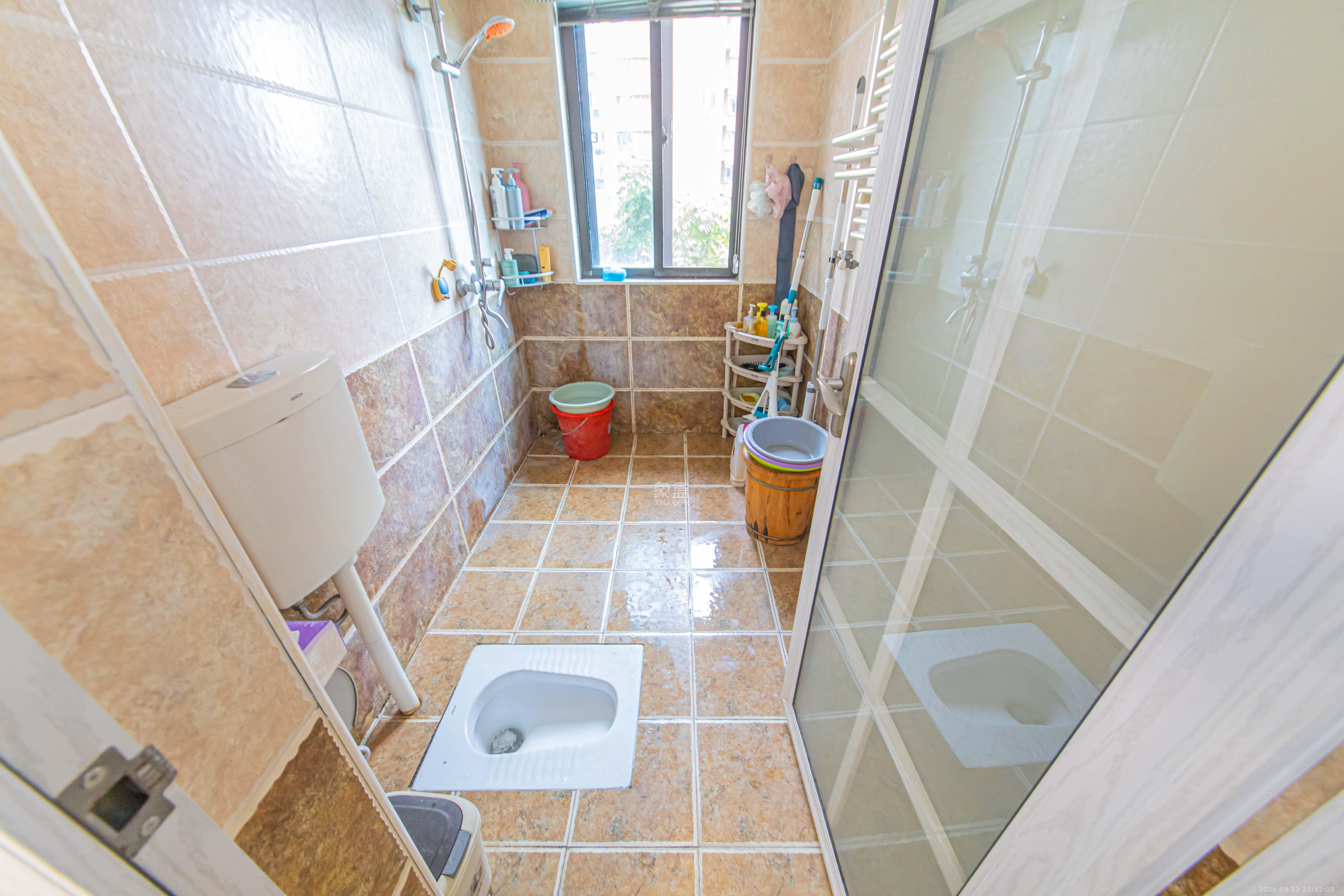 鑫远和城(一、二期) 4室2厅2卫 130.0万 鑫远和城(一、二期) 4室2厅2卫 130.0万卫生间