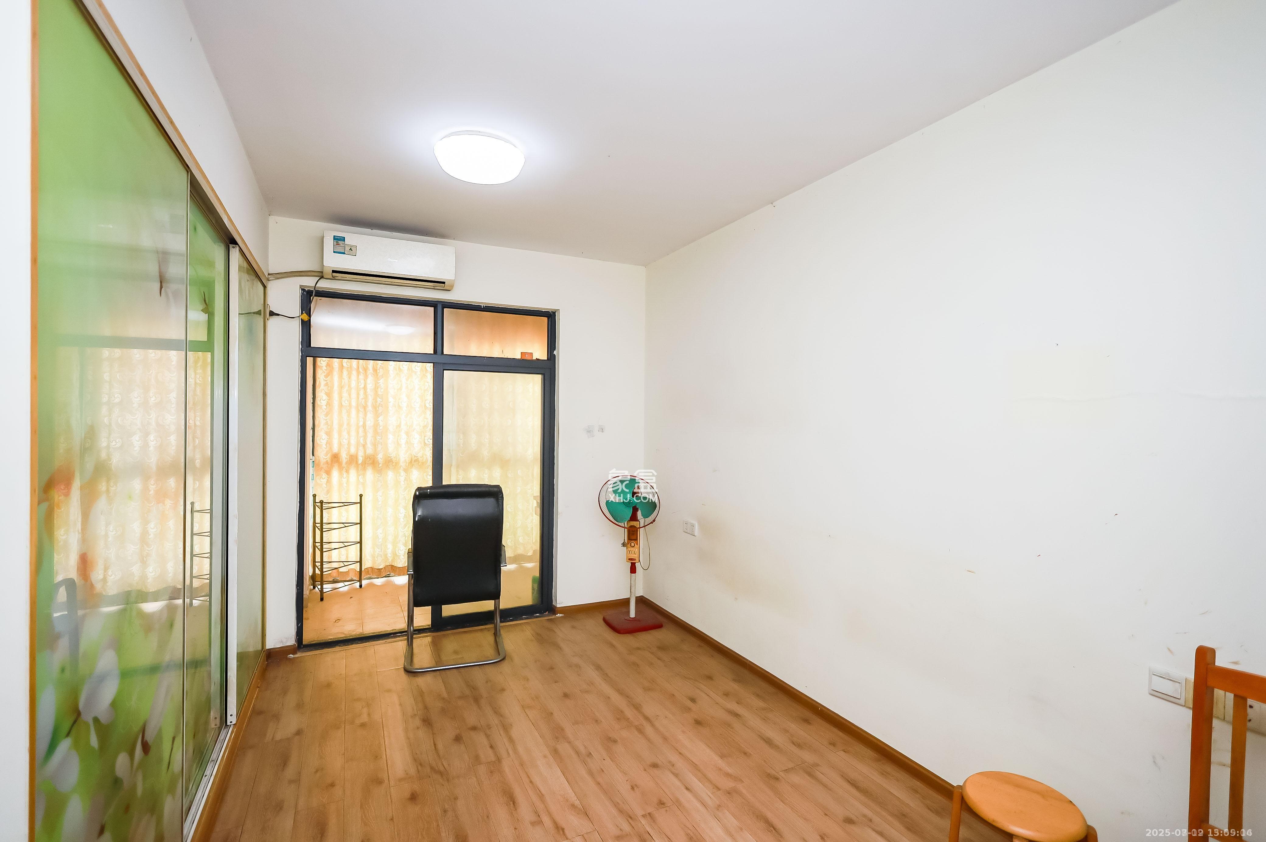 金科东方大院三四期 3室2厅2卫 2500.0元/月 金科东方大院三四期 3室2厅2卫 2500.0元/月室内图