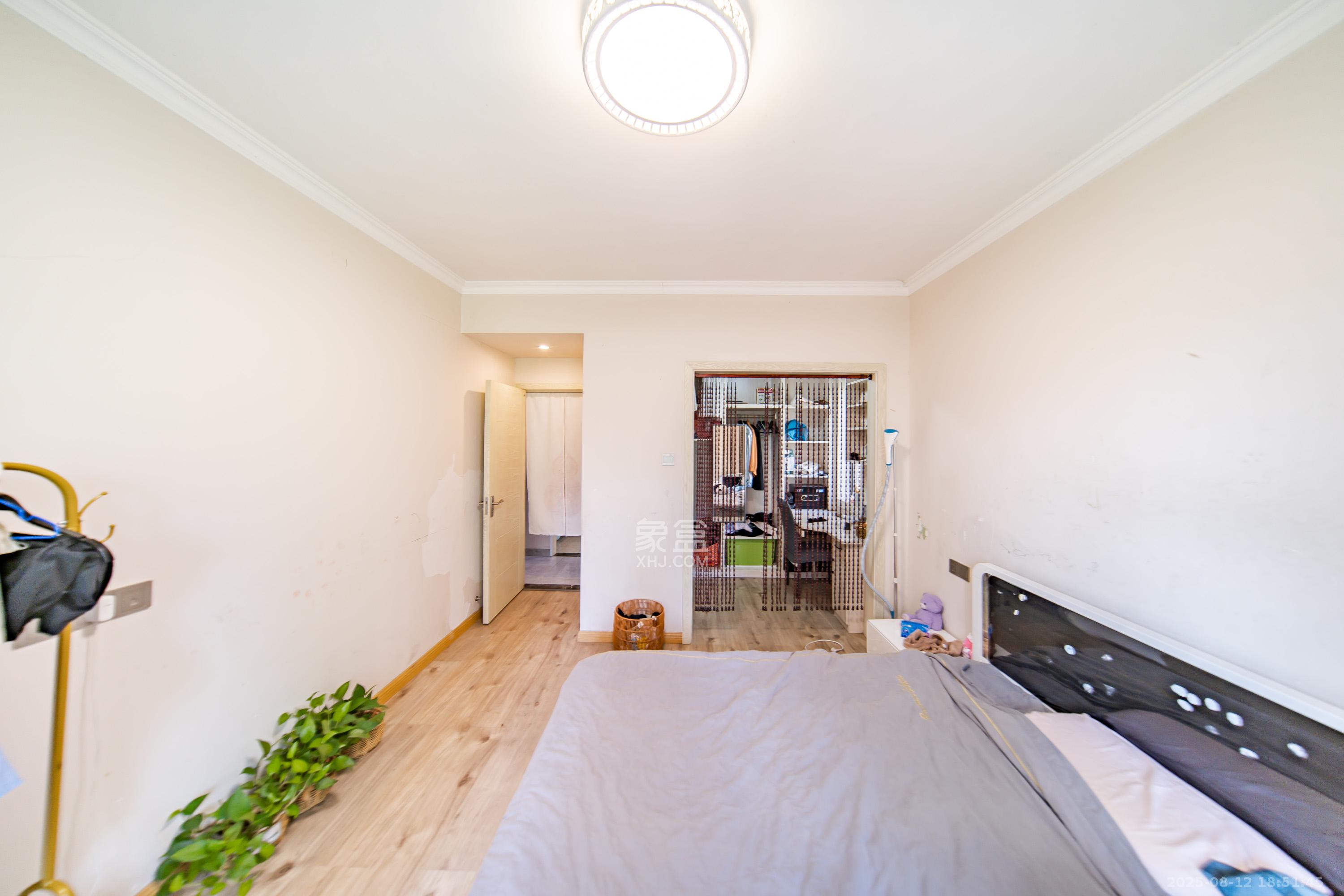 兰亭湾畔  3室2厅2卫    138.0万 兰亭湾畔  3室2厅2卫    138.0万卧室