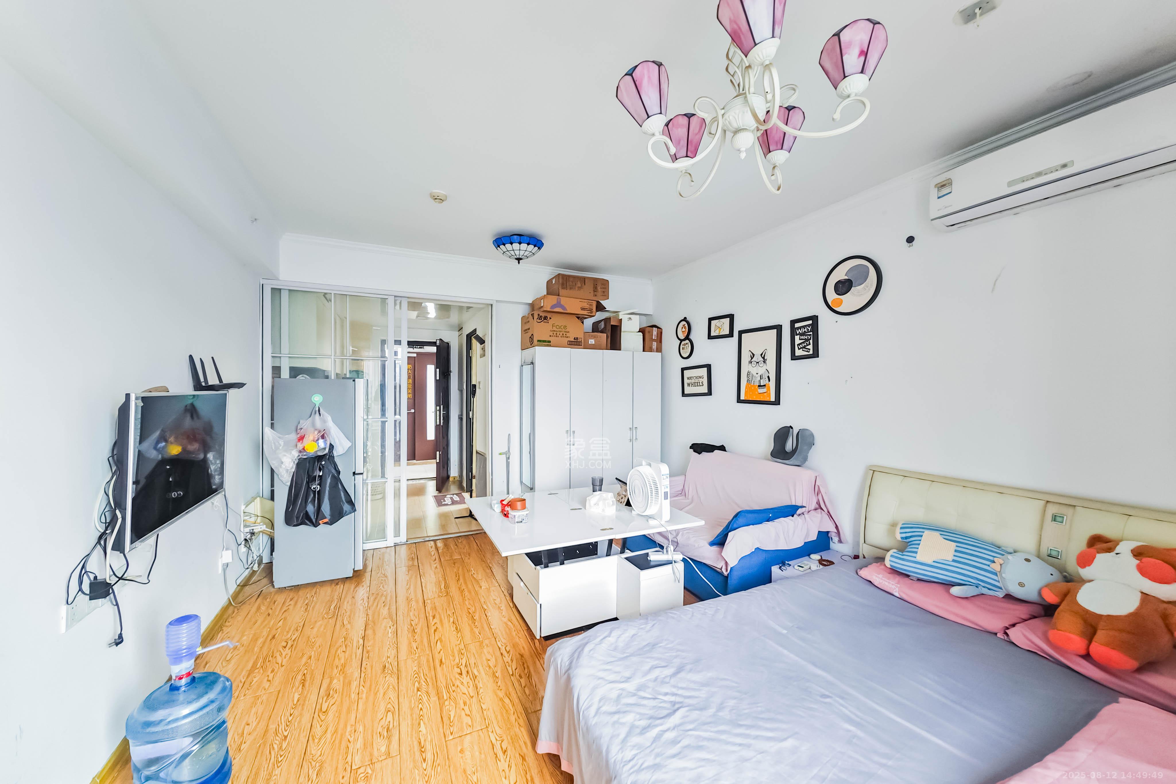 融科东南海 1室0厅1卫 22.5万 融科东南海 1室0厅1卫 22.5万客厅