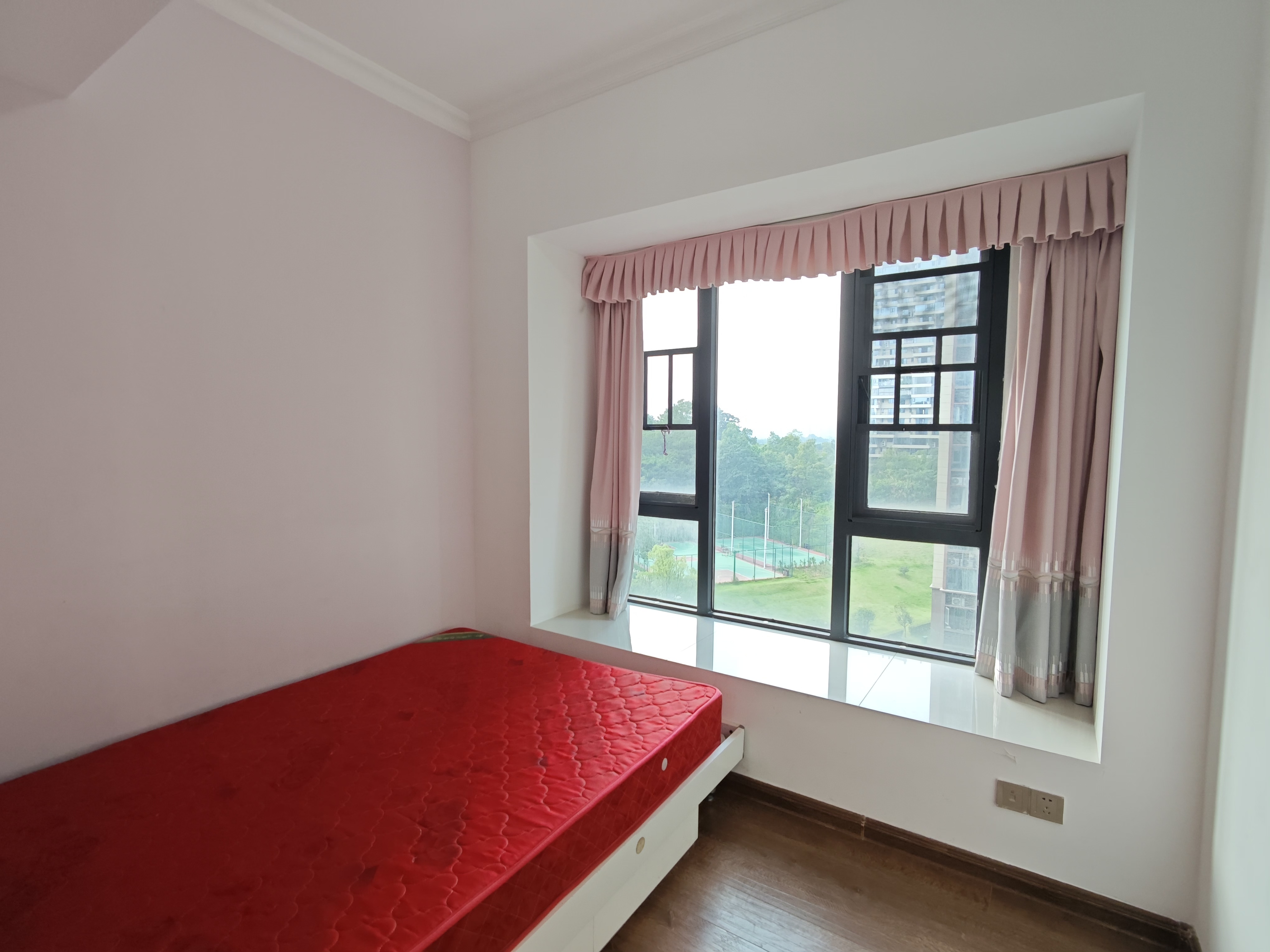 碧桂园梓山府 5室2厅2卫 3500.0元/月 碧桂园梓山府 5室2厅2卫 3500.0元/月室内图