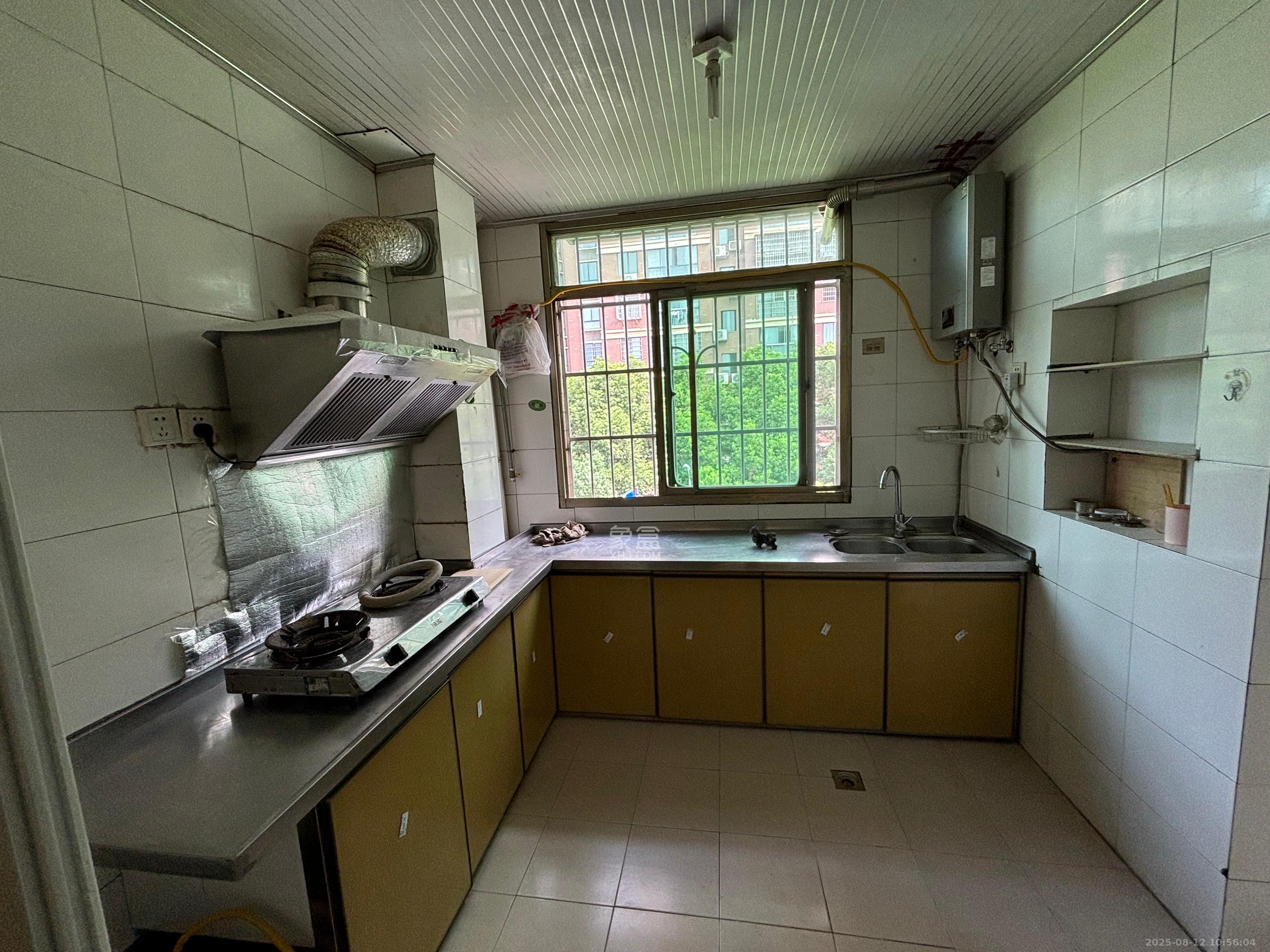 湘园社区(青山小区) 2室2厅1卫 2000.0元/月 湘园社区(青山小区) 2室2厅1卫 2000.0元/月室内图