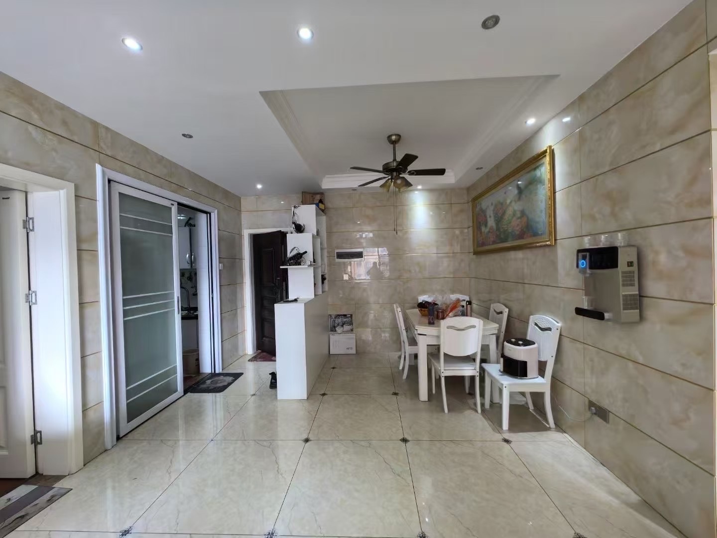 百弘学府城 1室0厅0卫 68.8万 百弘学府城 1室0厅0卫 68.8万客厅