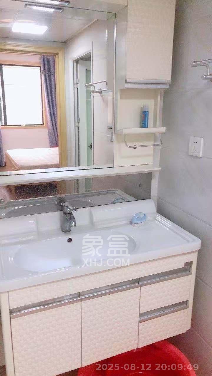 东岸锦城(东方人家)  3室2厅1卫   2000.00元/月室内图