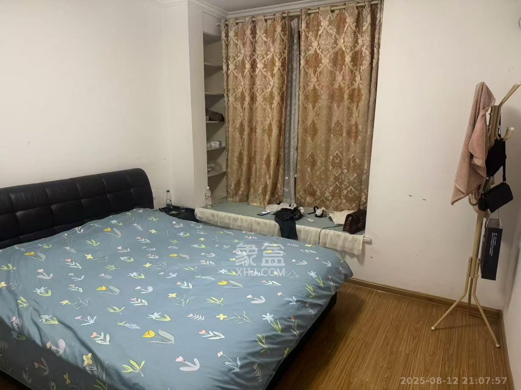 尊邸华庭  3室2厅1卫   2200.00元/月室内图