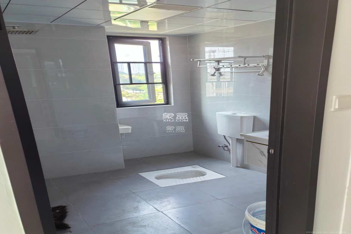 恒大揽湖苑(恒大林溪郡)  3室2厅2卫    2800.0元/月 恒大揽湖苑(恒大林溪郡)  3室2厅2卫    2800.0元/月室内图