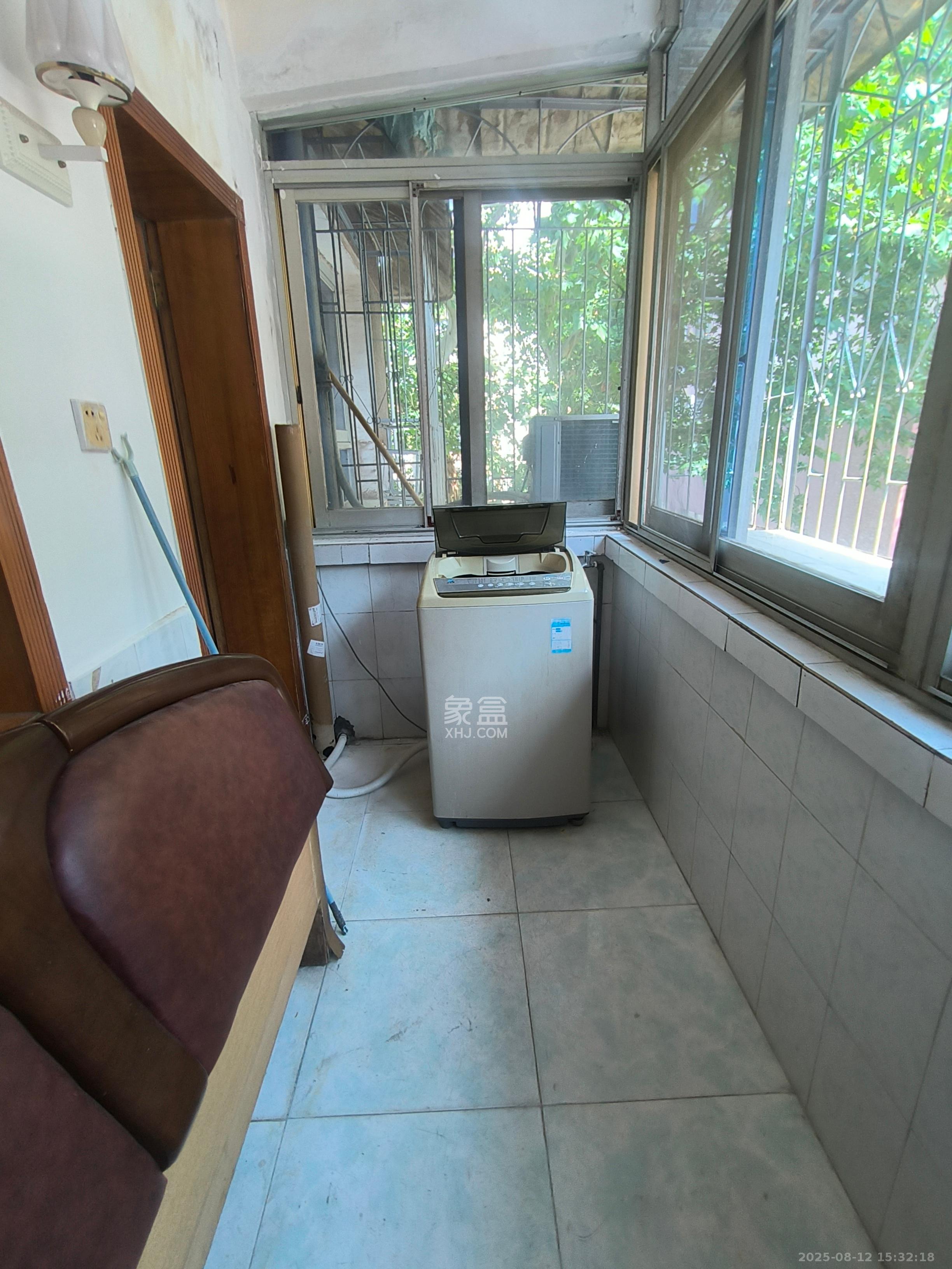 湖南省木偶皮影剧团 2室1厅1卫 1800.0元/月 湖南省木偶皮影剧团 2室1厅1卫 1800.0元/月室内图