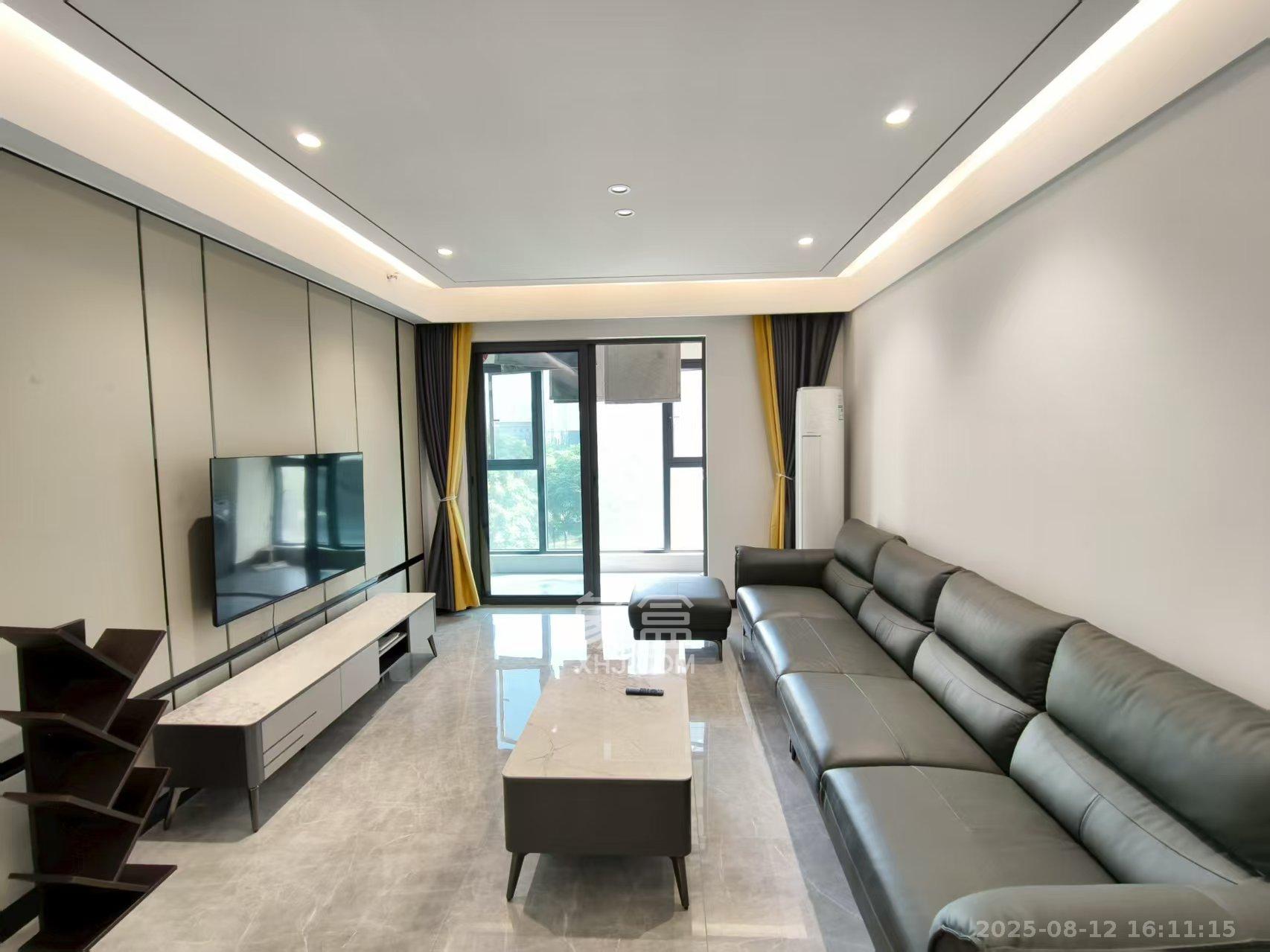 卓越中寰 4室2厅2卫 4500.0元/月 卓越中寰 4室2厅2卫 4500.0元/月室内图