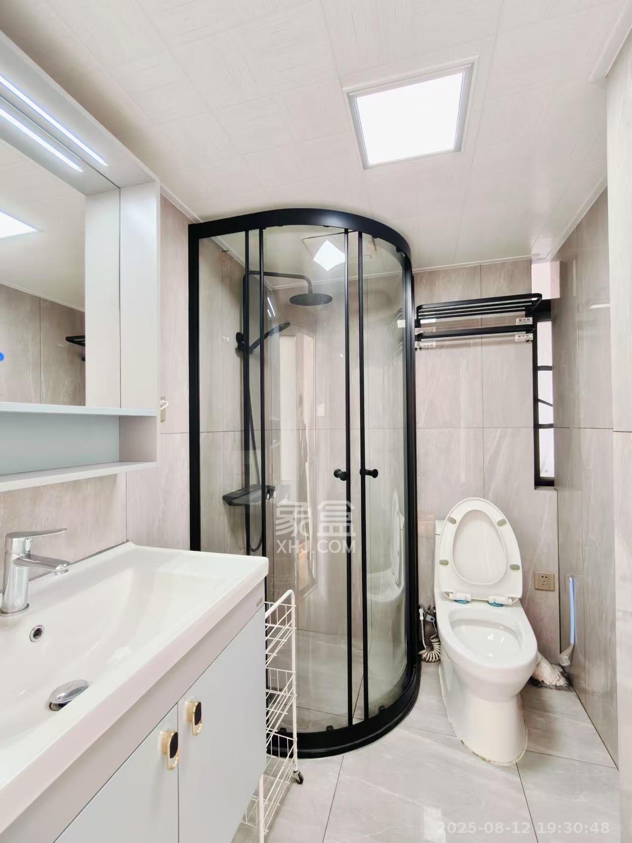 上园商住小区  3室2厅2卫   3950.00元/月室内图