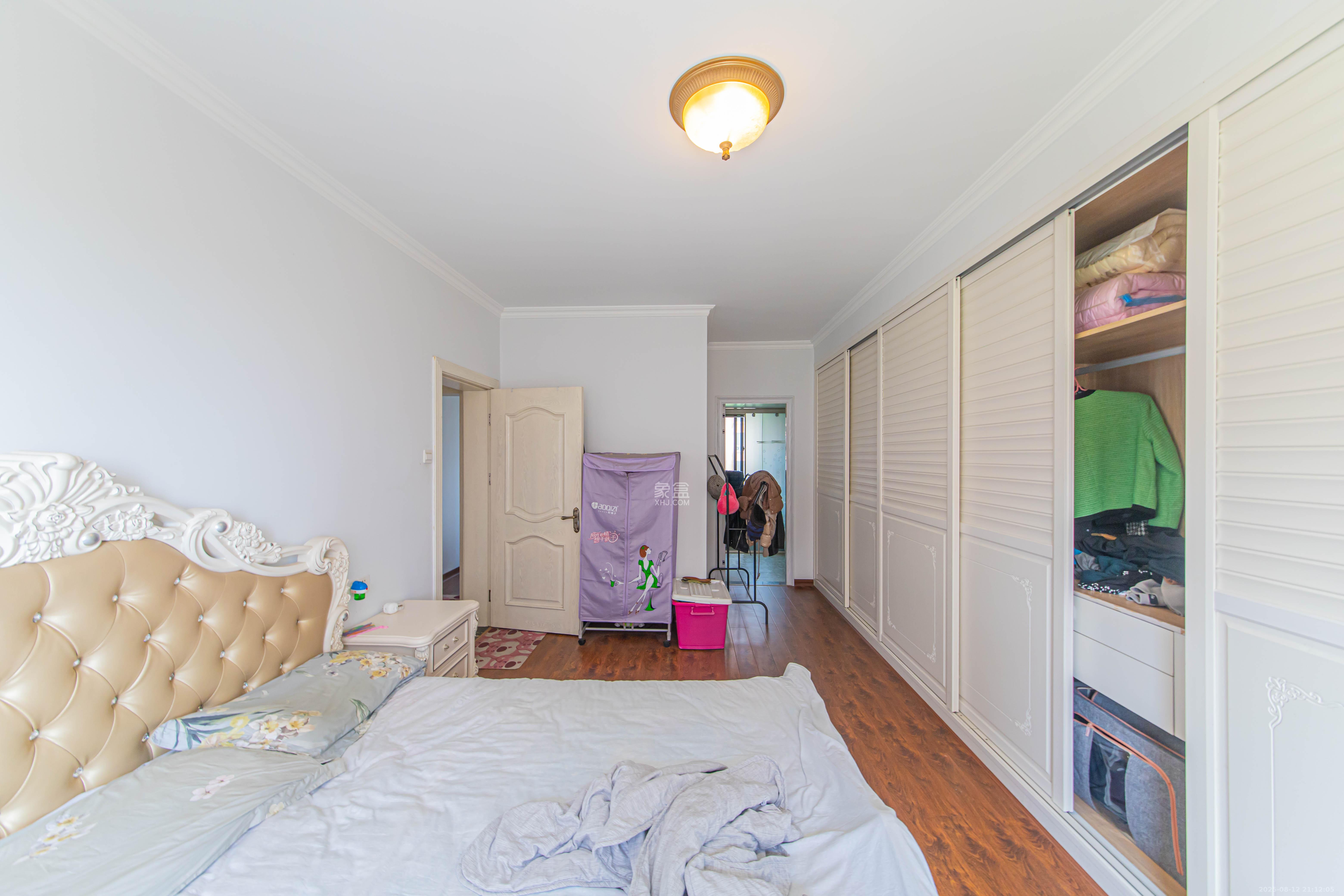 鑫远和城(一、二期) 4室2厅2卫 130.0万 鑫远和城(一、二期) 4室2厅2卫 130.0万卧室