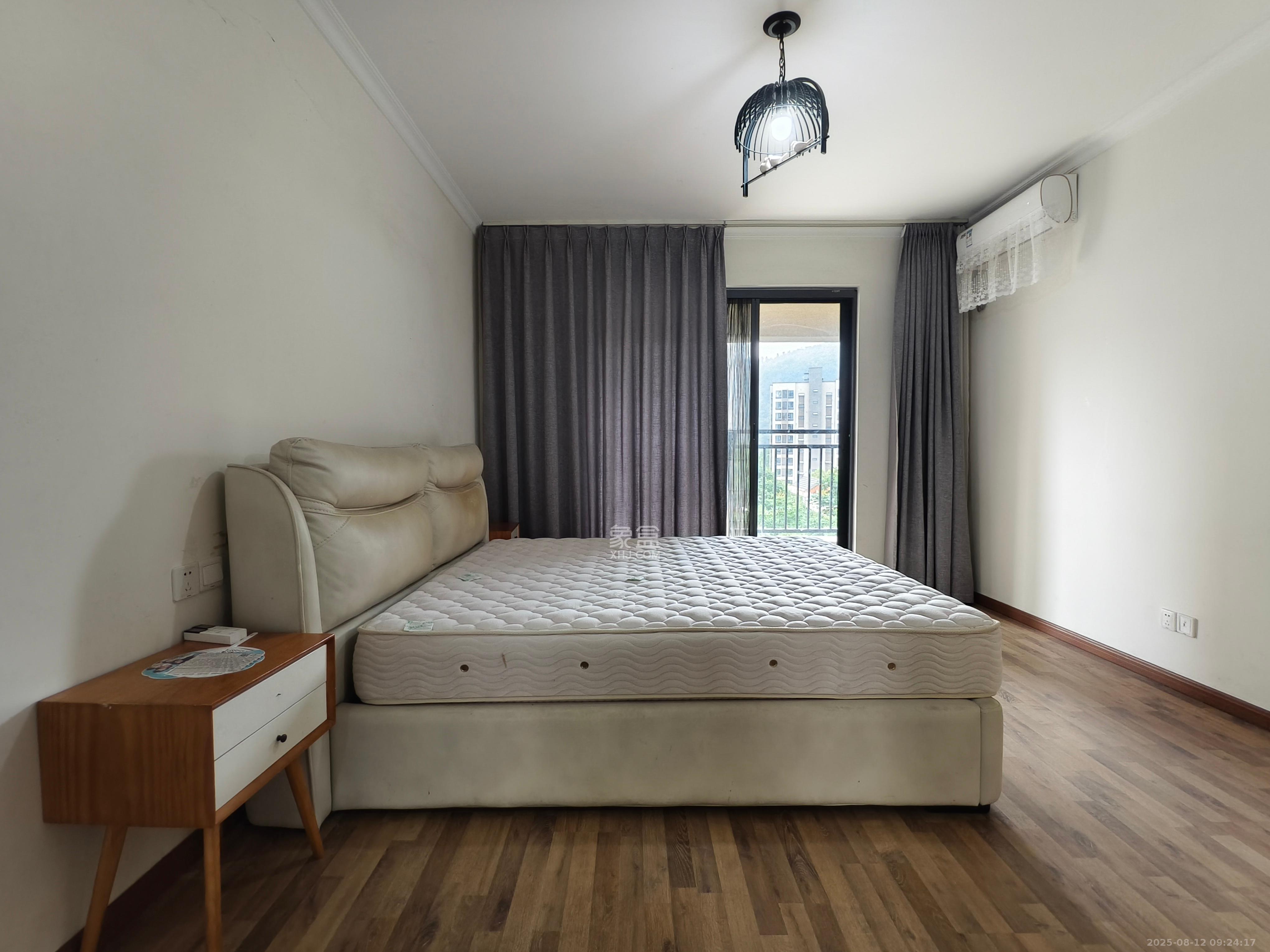 中海梅溪湖壹号  3室2厅2卫    3300.0元/月 中海梅溪湖壹号  3室2厅2卫    3300.0元/月室内图