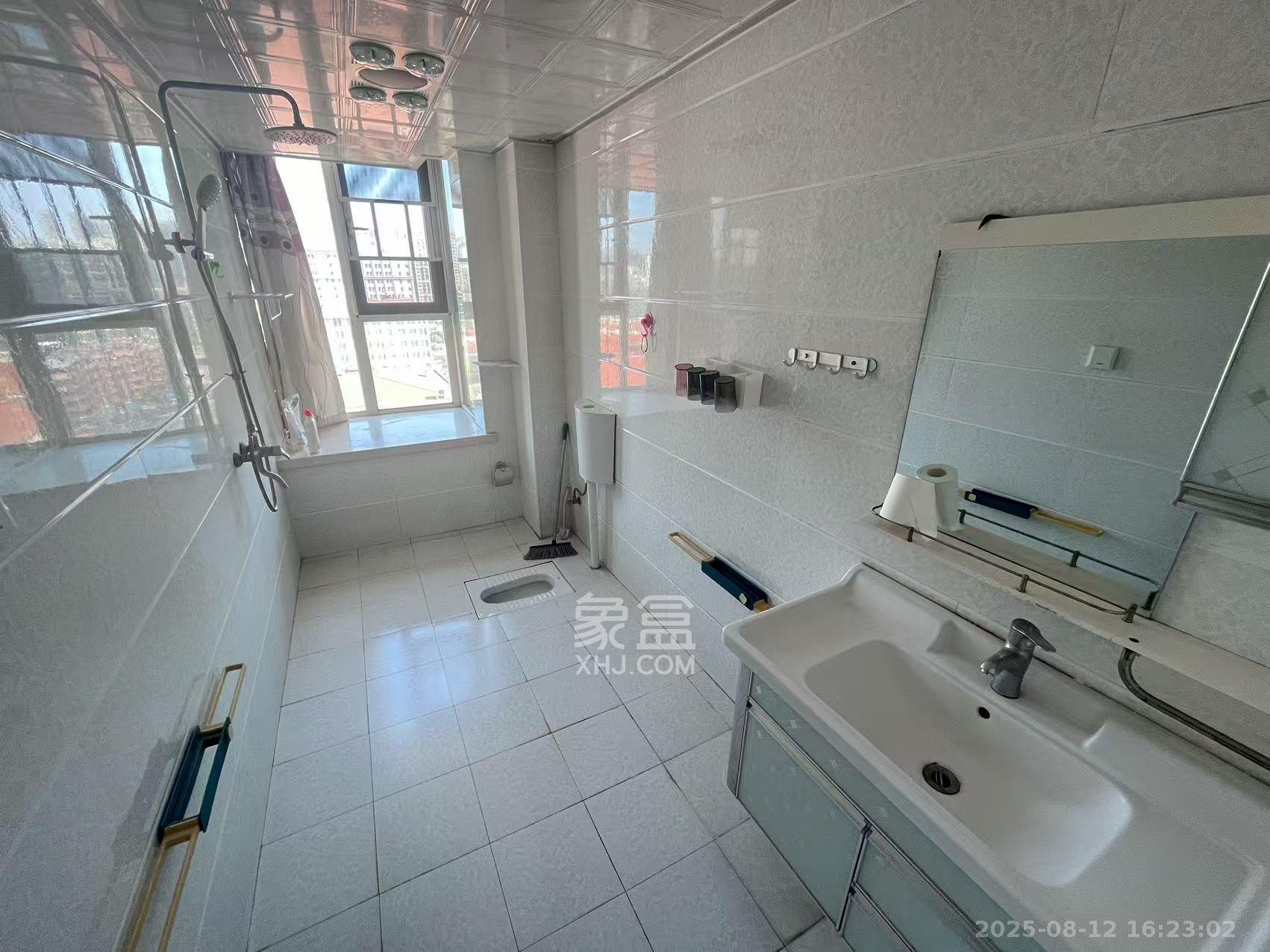 金鼎公园尚 3室2厅1卫 2400.0元/月 金鼎公园尚 3室2厅1卫 2400.0元/月室内图