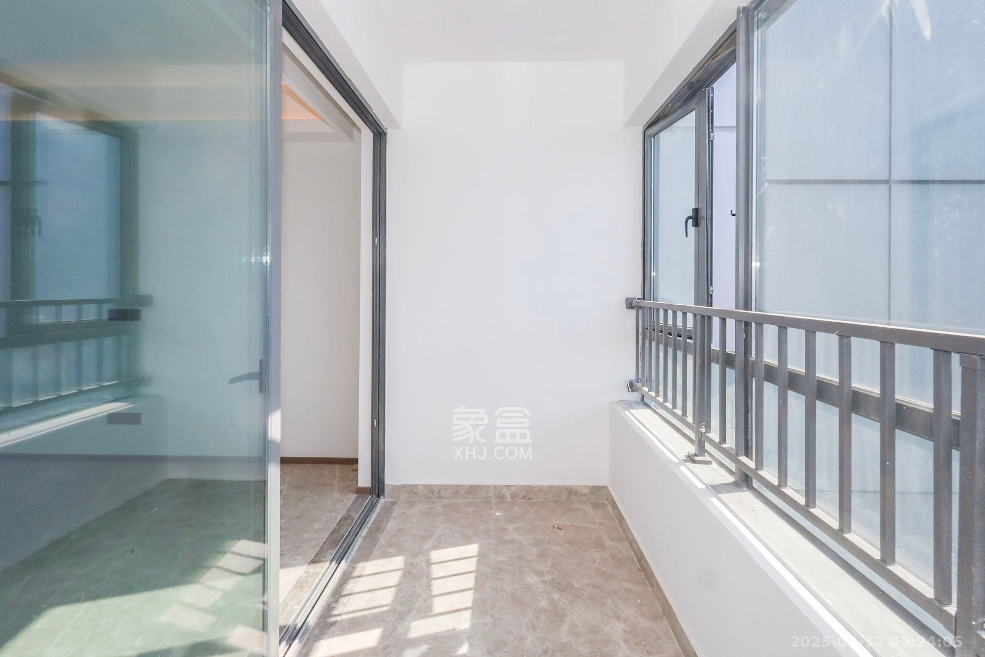 复地滨江金融中心  4室2厅2卫    4500.0元/月 复地滨江金融中心  4室2厅2卫    4500.0元/月室内图