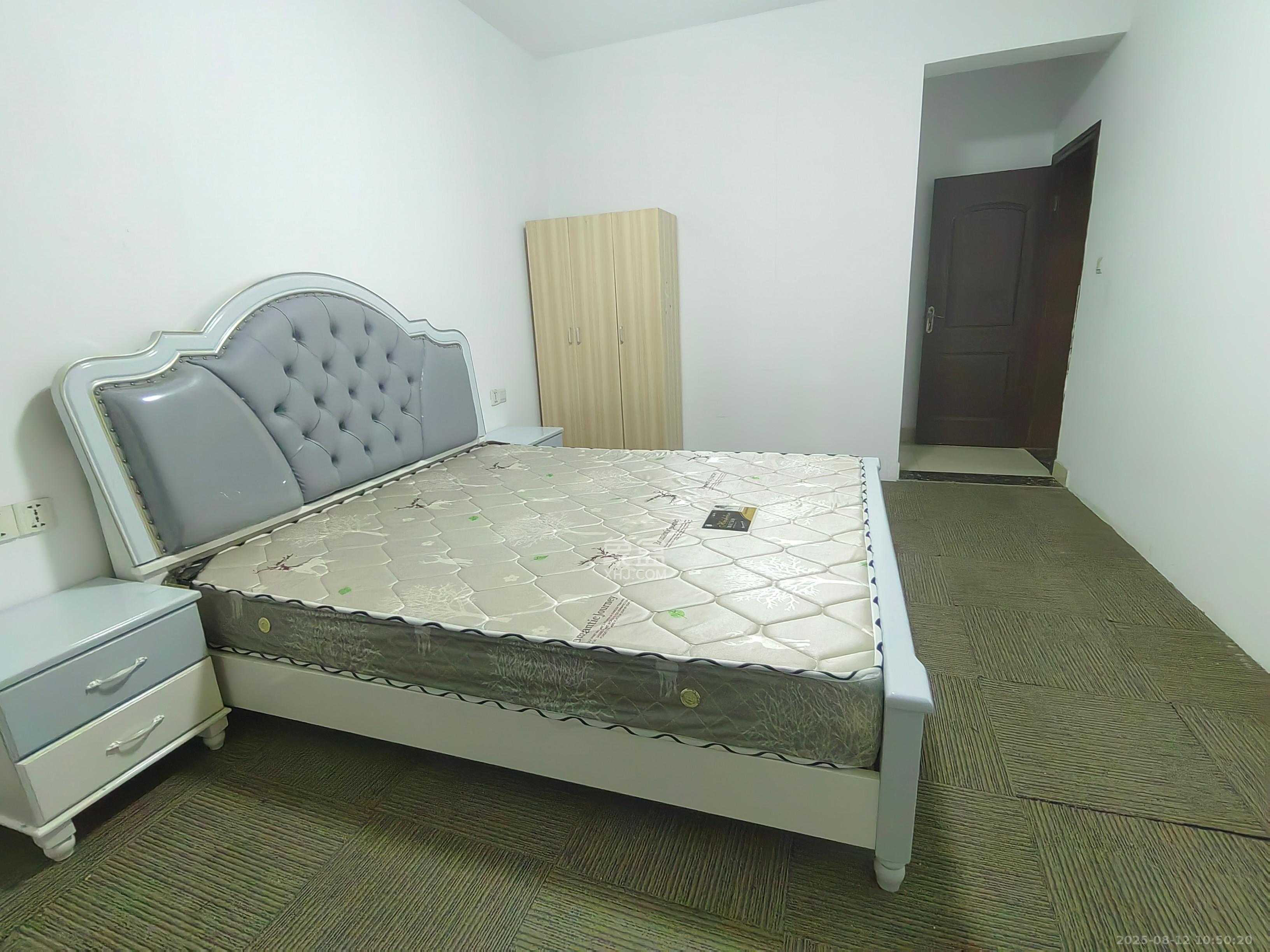 三景华御  3室2厅2卫    2200.0元/月 三景华御  3室2厅2卫    2200.0元/月室内图