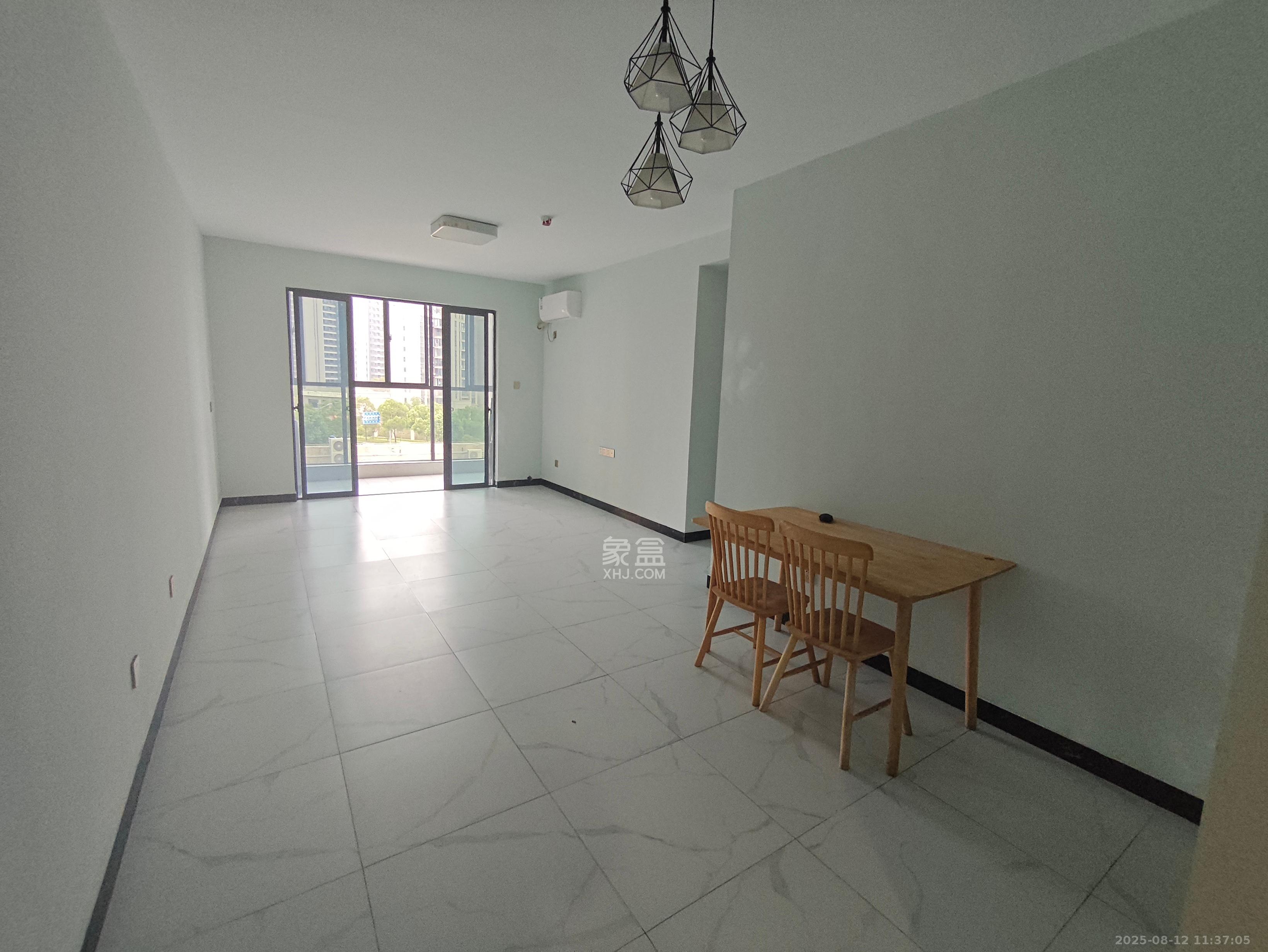 振业城三期  3室2厅2卫    3500.0元/月室内图