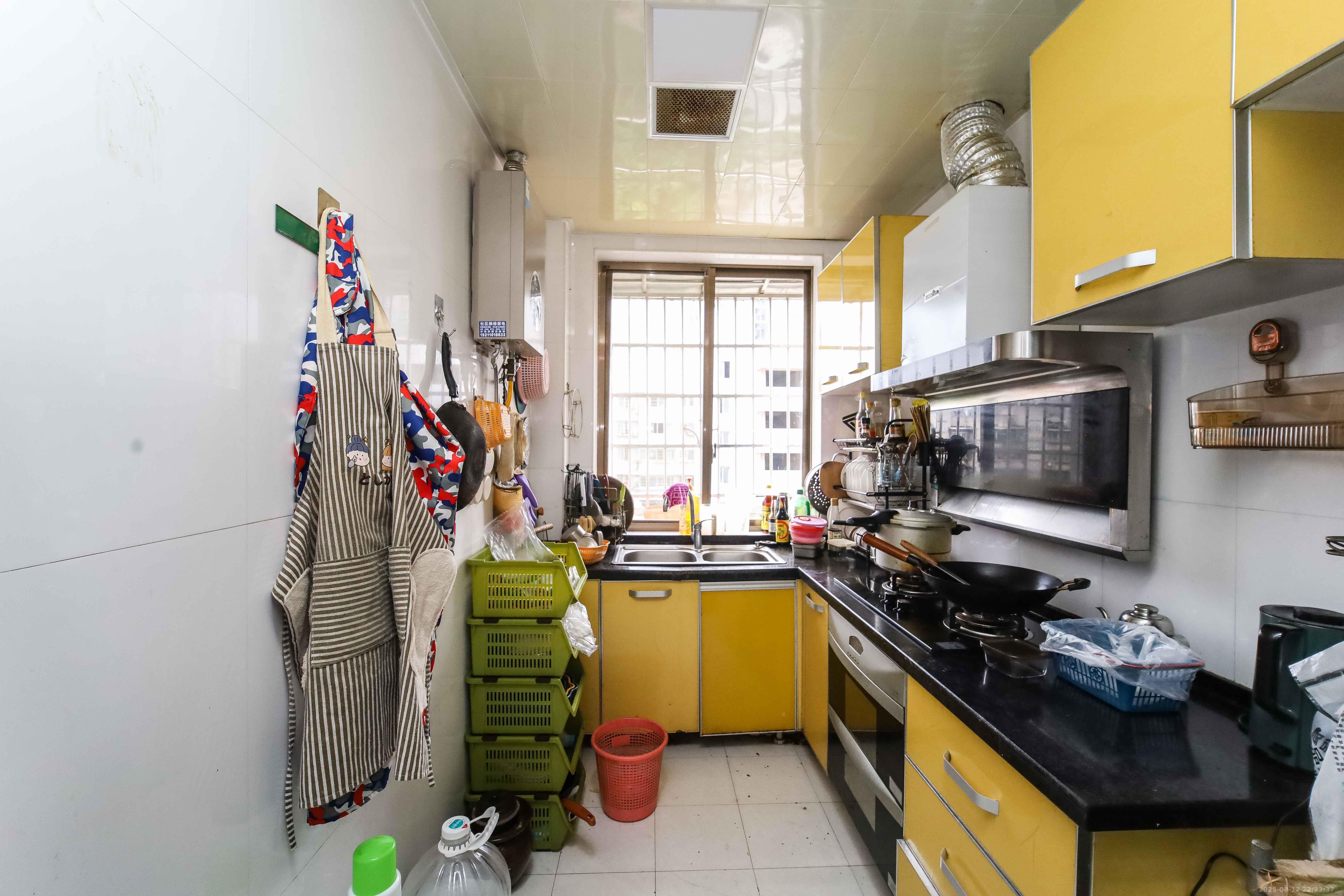 宇力大厦  3室2厅2卫    79.8万厨房